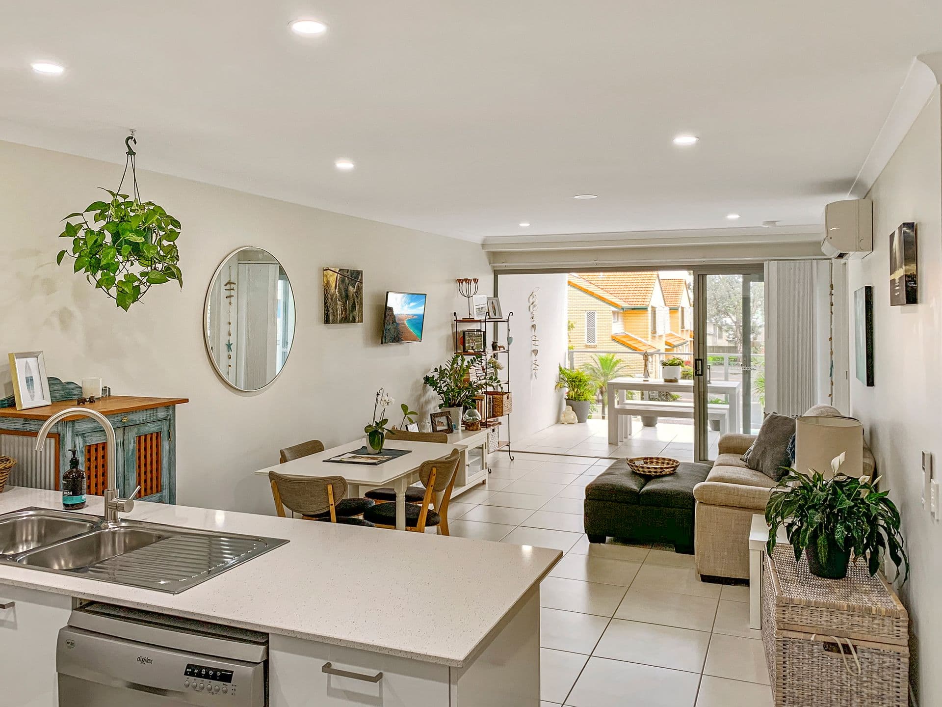 4/57 Kingsford Smith Parade, Maroochydore, QLD, 4558, Maroochydore - Thumbnail 2
