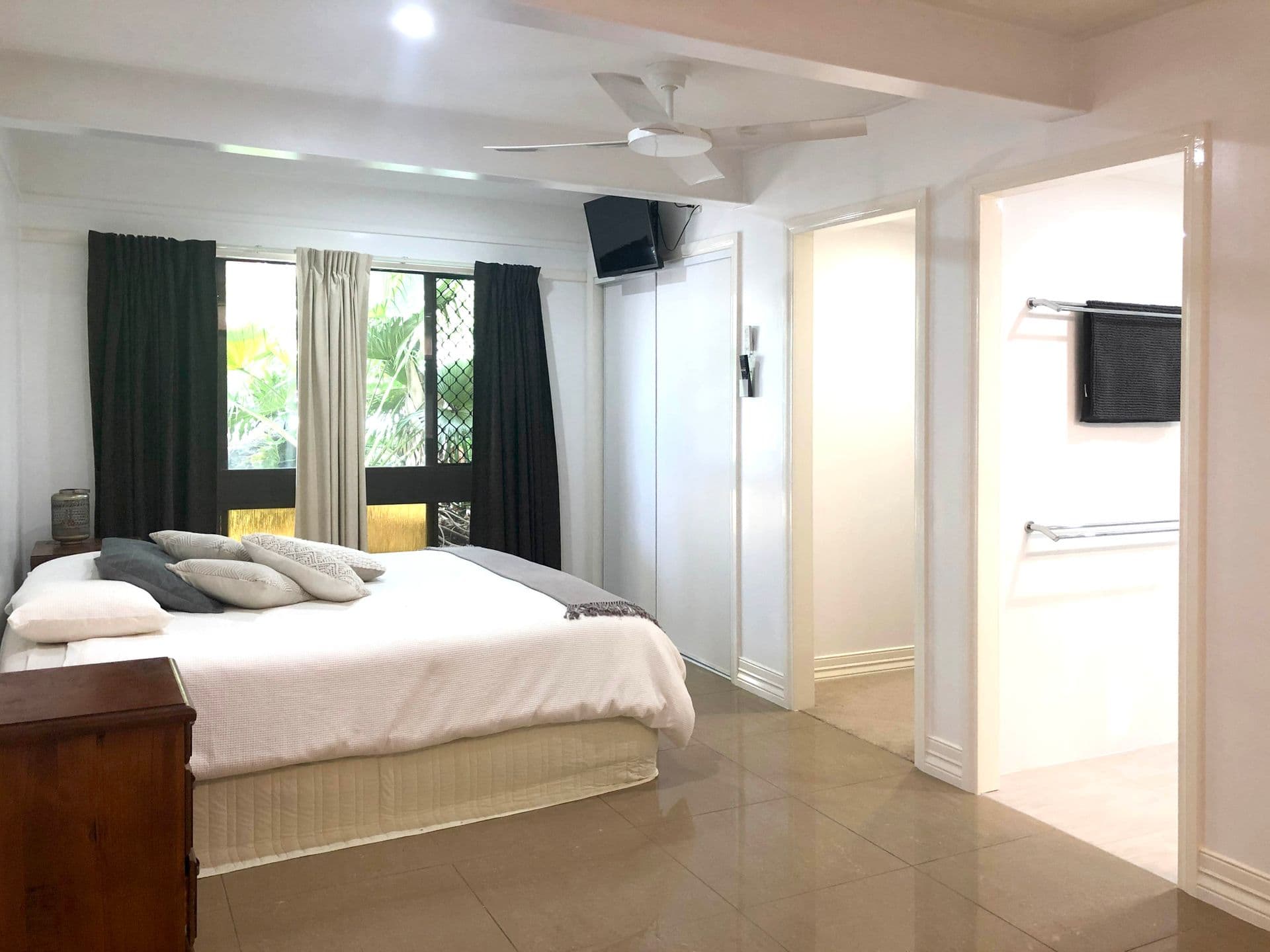 98 Wrigley Street, Maroochydore, QLD, 4558, Maroochydore - Thumbnail 2