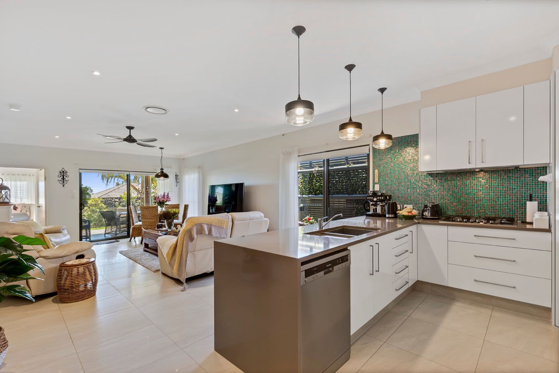 15 Robur Crescent, Mountain Creek, QLD, 4557, Mountain Creek - Thumbnail 2