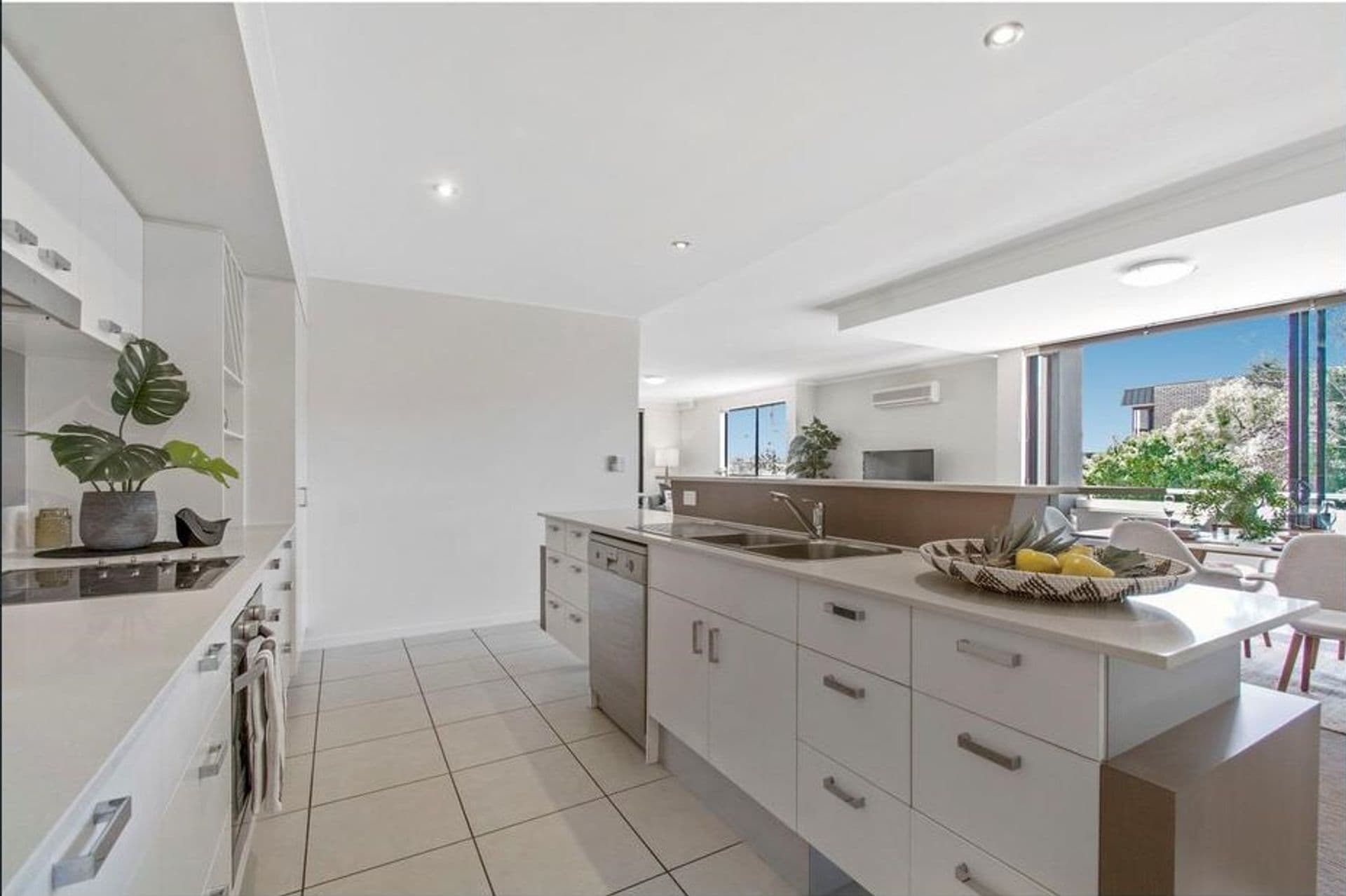 11/10 Anzac Avenue, Maroochydore, QLD, 4558, Maroochydore - Thumbnail 2
