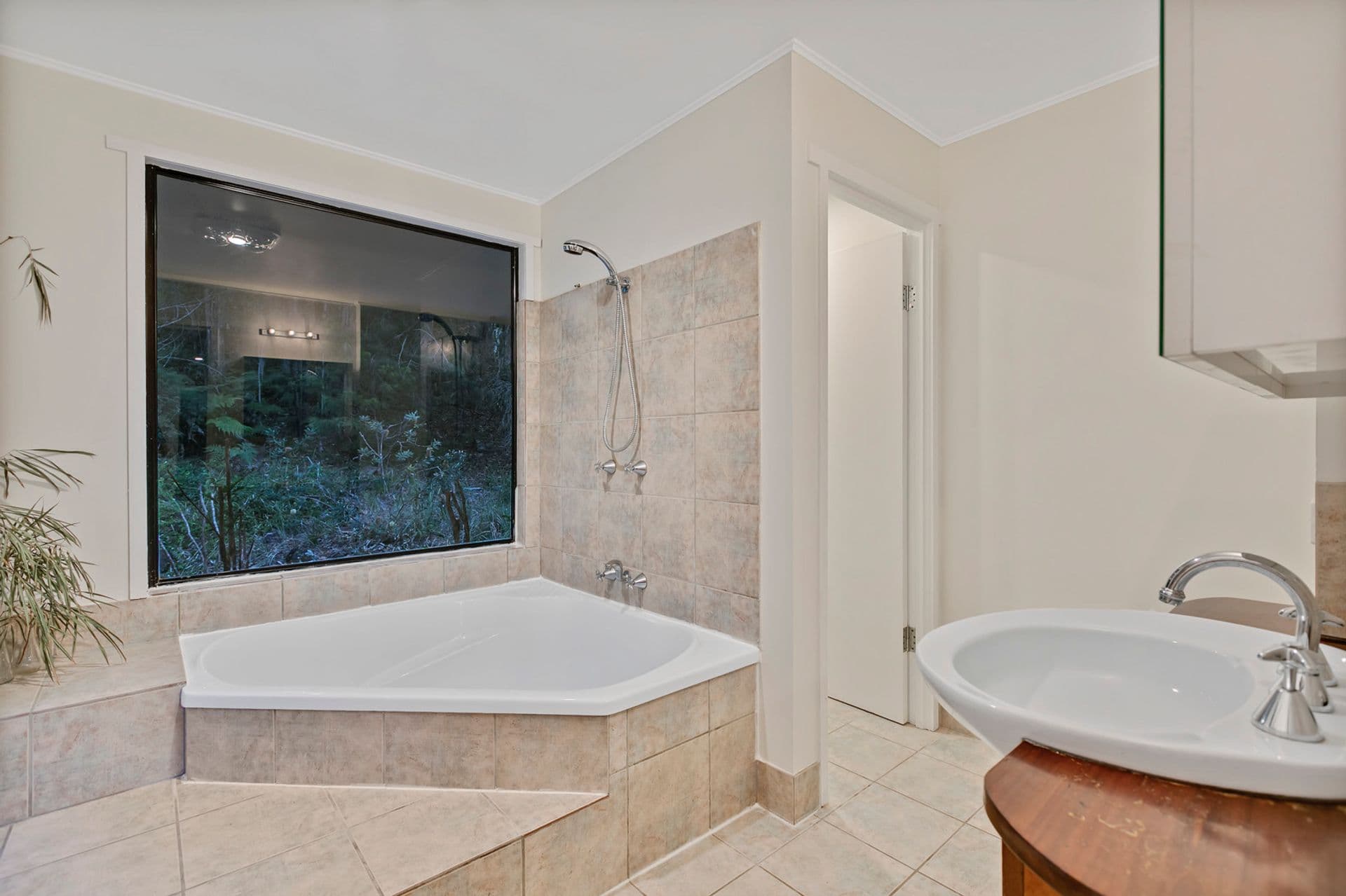 62 Leigha Place, Kureelpa, QLD, 4560, Kureelpa - Thumbnail 7