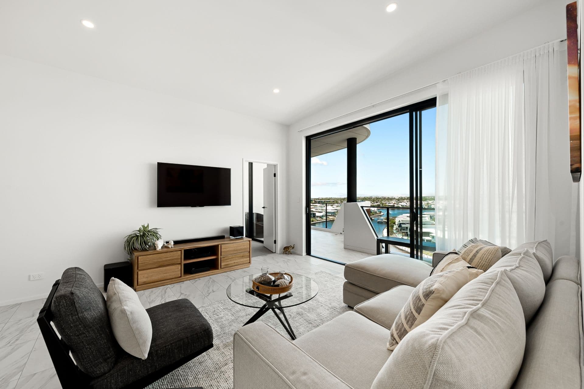 2702/2 Bright Place, Birtinya, QLD, 4575, Birtinya - Thumbnail 3