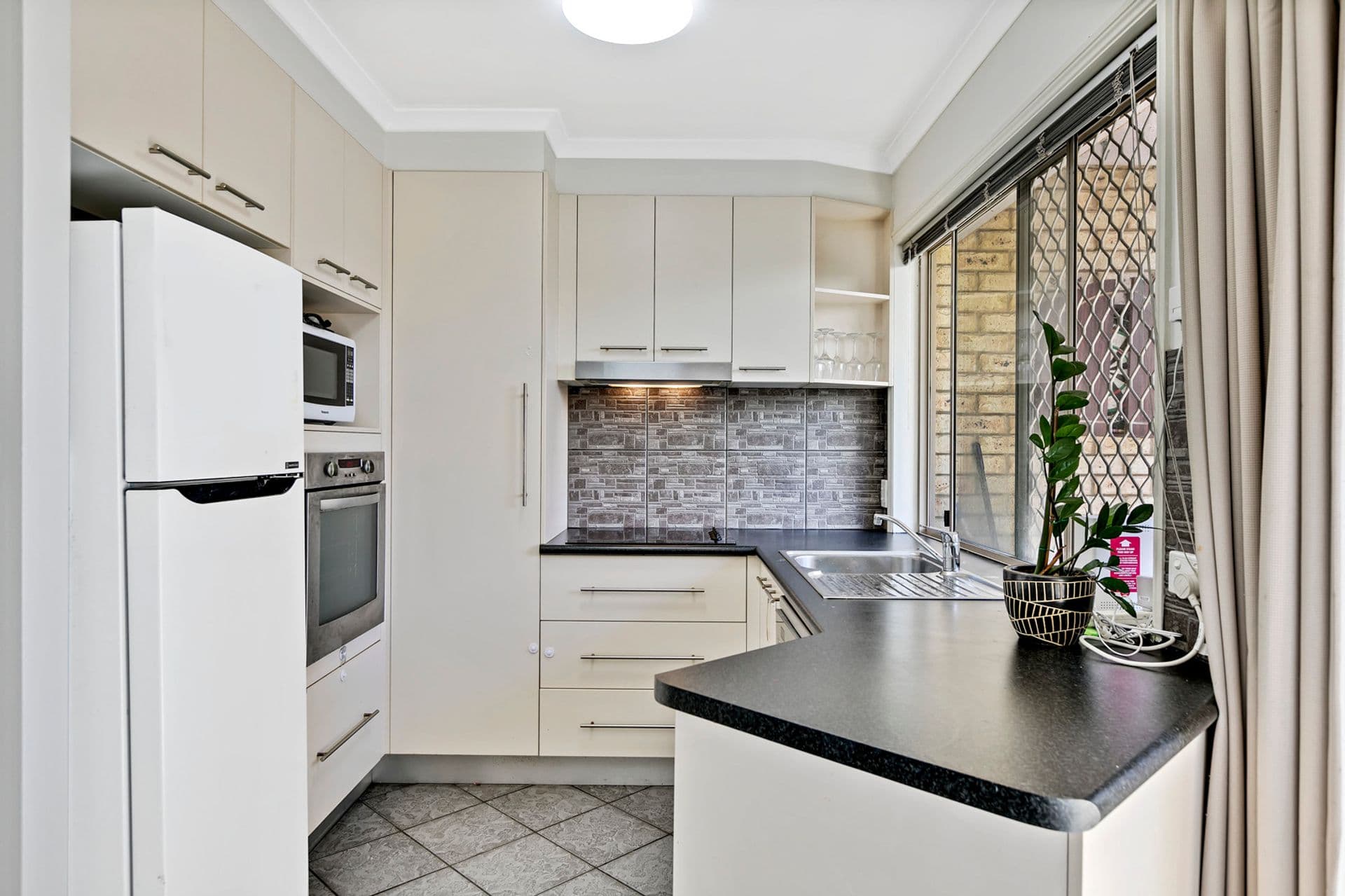 2/4-6 Arwen Street, Maroochydore, QLD, 4558, Maroochydore - Thumbnail 3