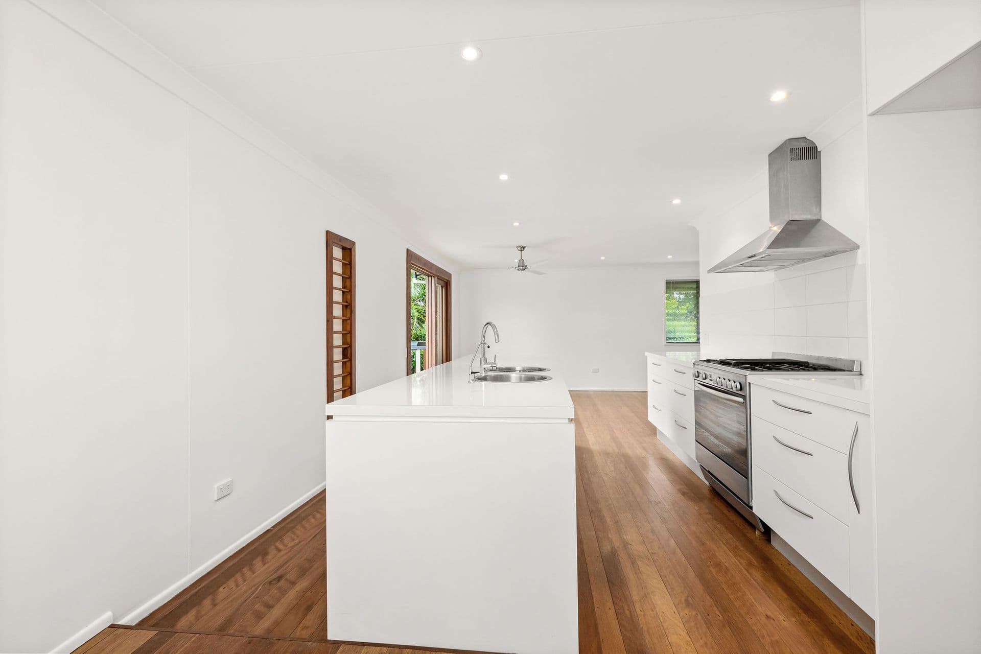 2/2 Brandenburg Road, Mooloolah Valley, QLD, 4553, Mooloolah Valley - Thumbnail 2