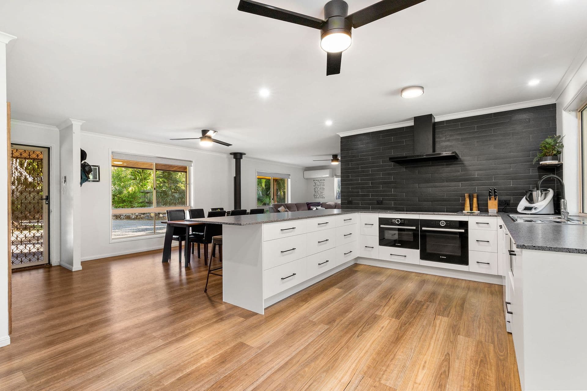 4 Castlereagh Court, Beerwah, QLD, 4519, Beerwah - Thumbnail 2