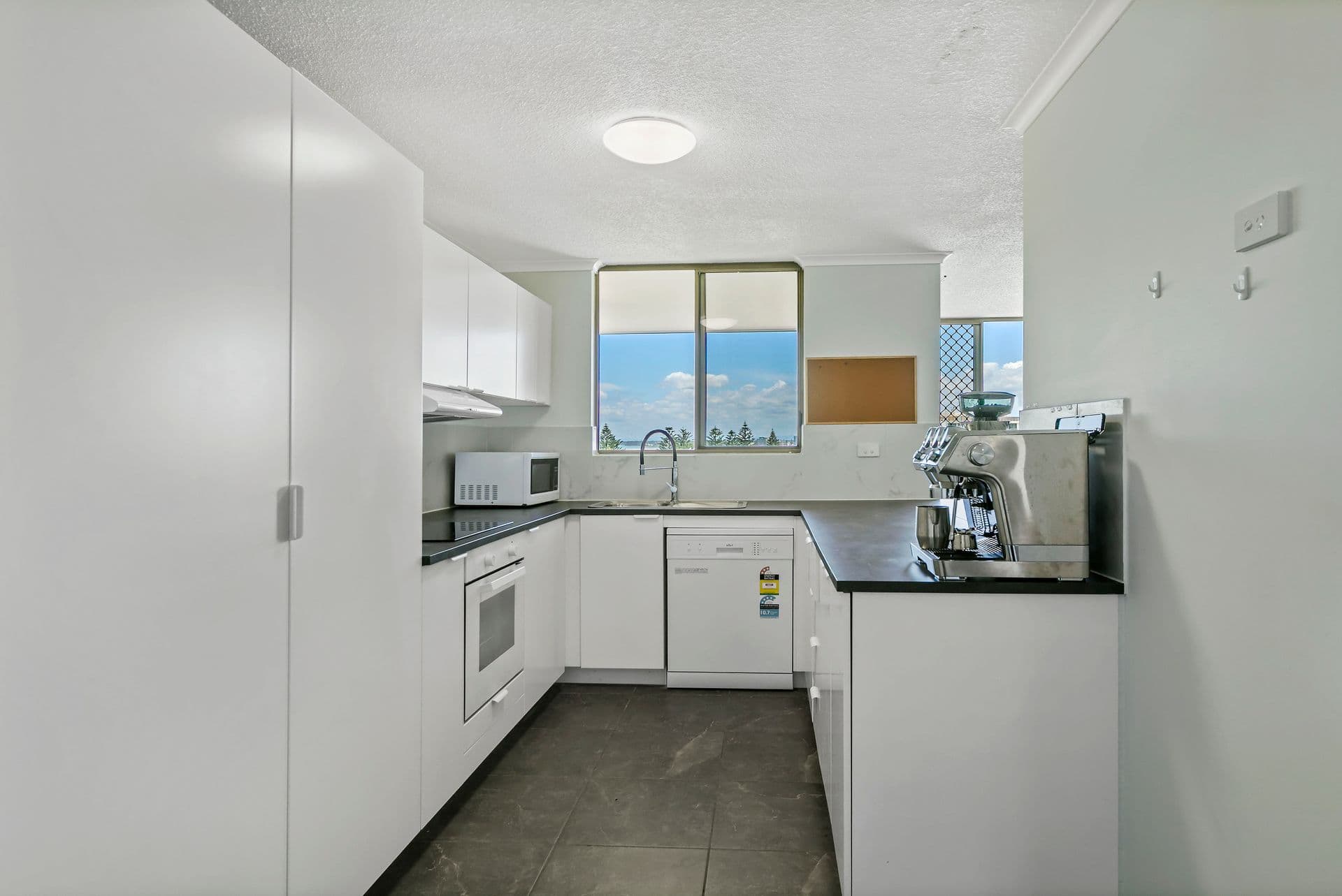 8/35 Lower Gay Terrace, Kings Beach, QLD, 4551, Kings Beach - Thumbnail 6