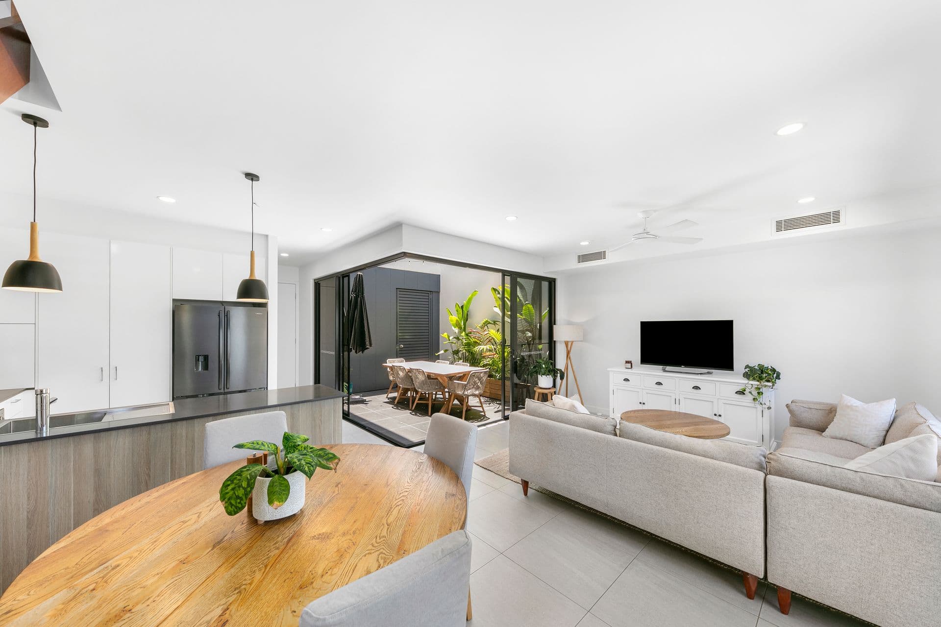 8 Tinnanbar Terrace, Maroochydore, QLD, 4558, Maroochydore - Thumbnail 2