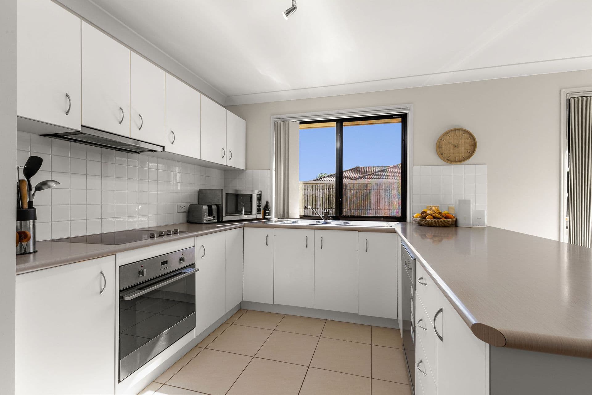 37 Coochin Hills Drive, Beerwah, QLD, 4519, Beerwah - Thumbnail 5
