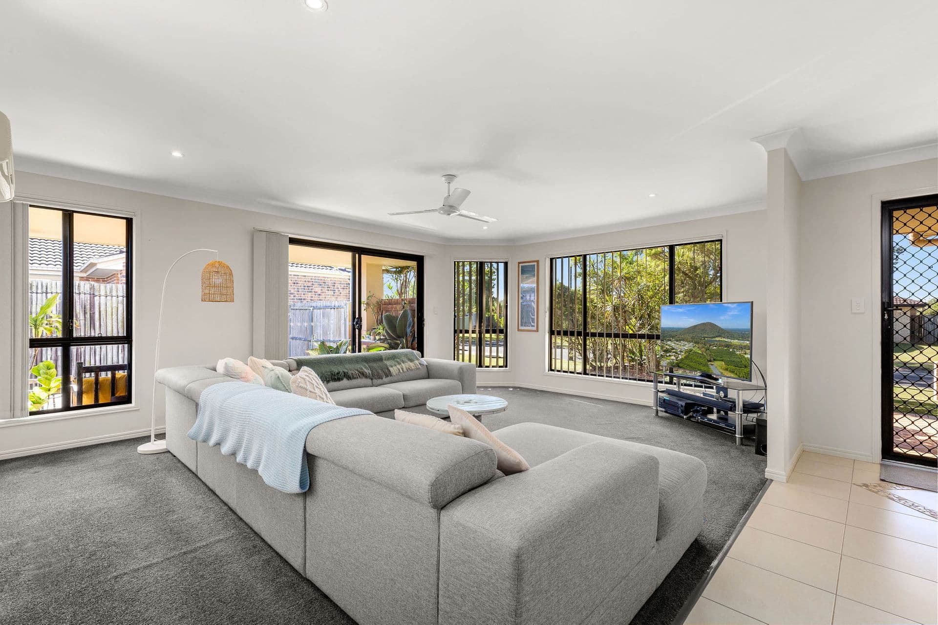 37 Coochin Hills Drive, Beerwah, QLD, 4519, Beerwah - Thumbnail 3