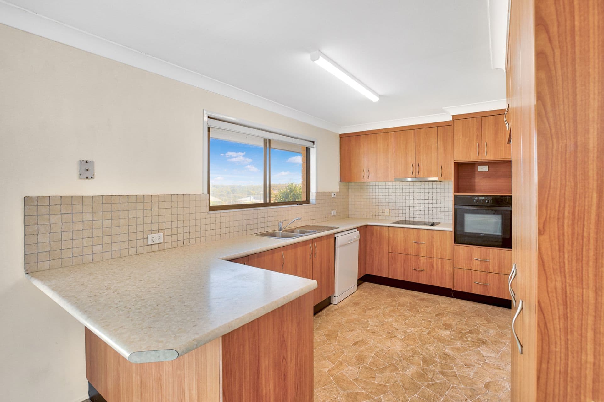 2 Enfield Crescent, Battery Hill, QLD, 4551, Battery Hill - Thumbnail 5