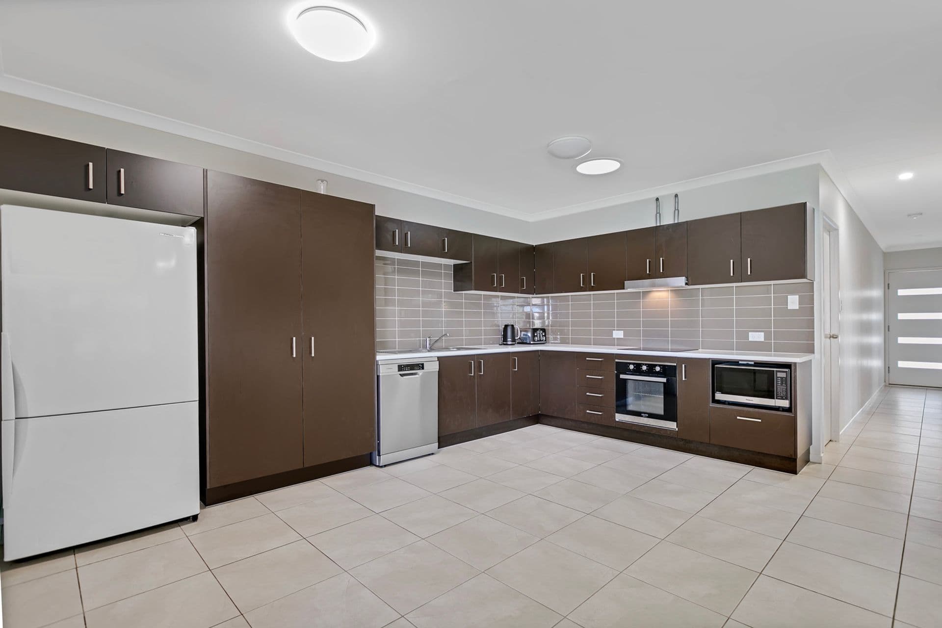 18 Featherwood Crescent, Beerwah, QLD, 4519, Beerwah - Thumbnail 3