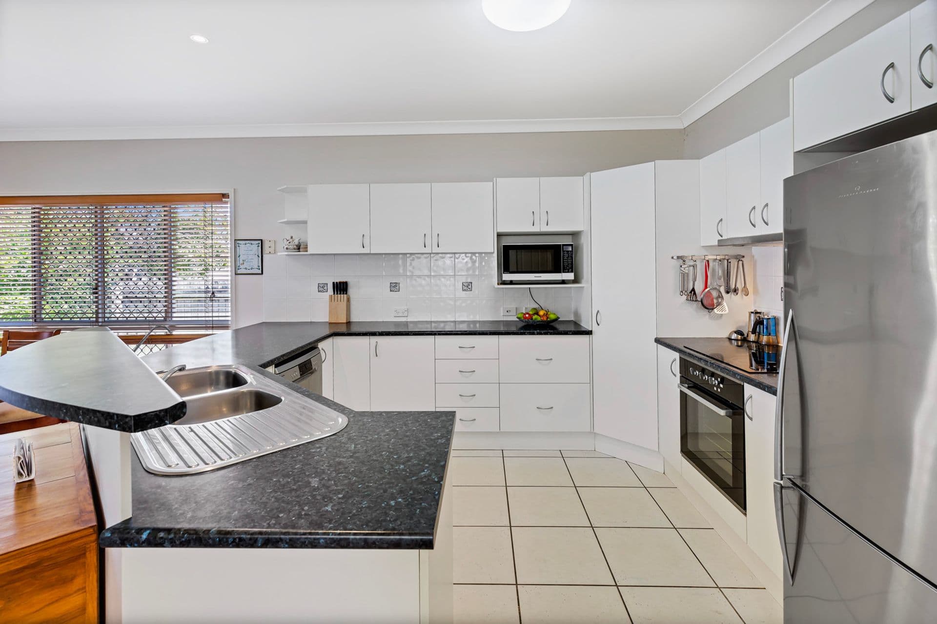 4 Huntley Place, Caloundra West, QLD, 4551, Caloundra West - Thumbnail 2