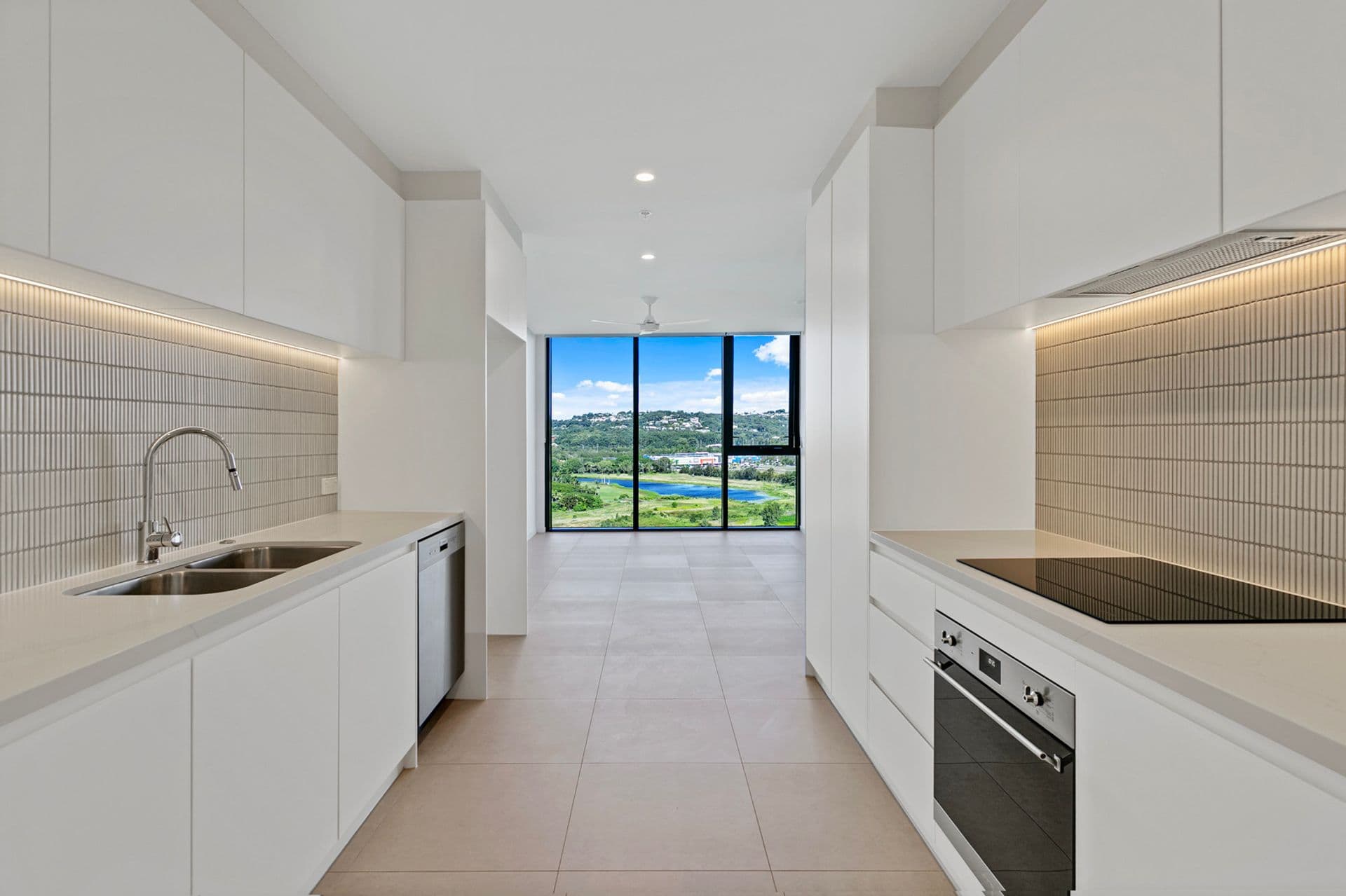 1411/12 South Sea Islander Way, Maroochydore, QLD, 4558, Maroochydore - Thumbnail 2
