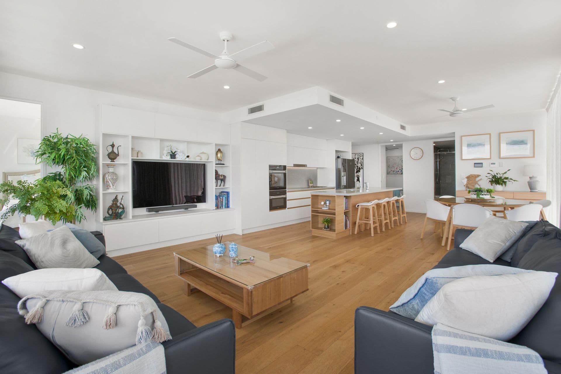 92 Duporth Ave, Maroochydore, QLD, 4558, Maroochydore - Thumbnail 2
