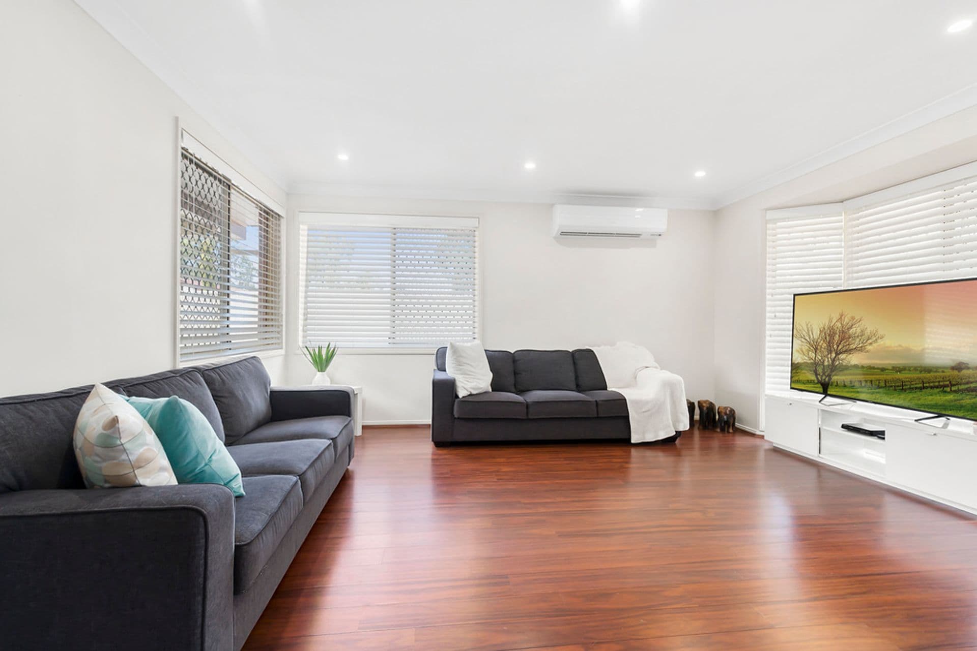 1 Ellesmere Court, Wattle Grove, NSW, 2173, Wattle Grove - Thumbnail 2