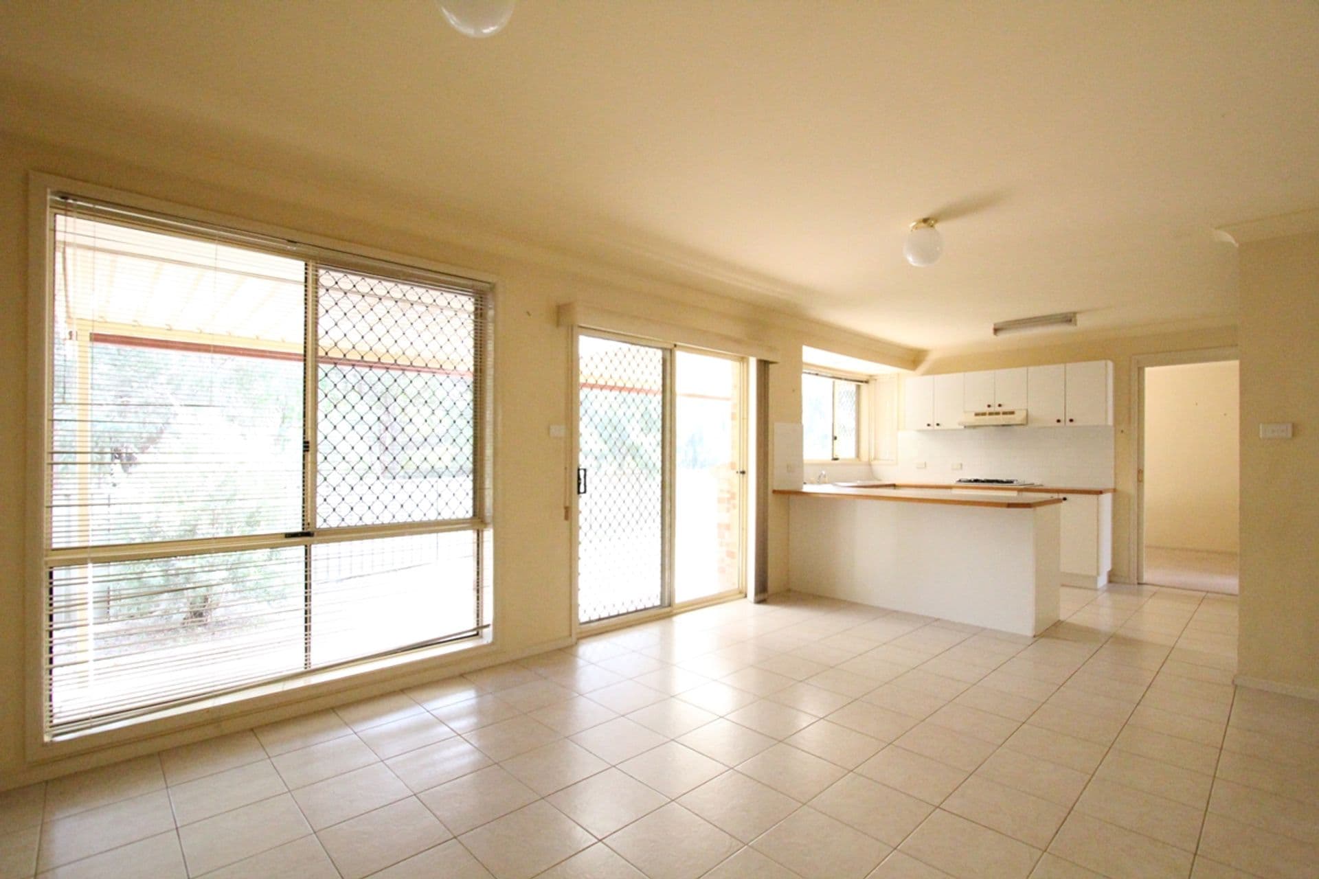 6 Bibury Close, Chipping Norton, NSW, 2170, Chipping Norton - Thumbnail 3