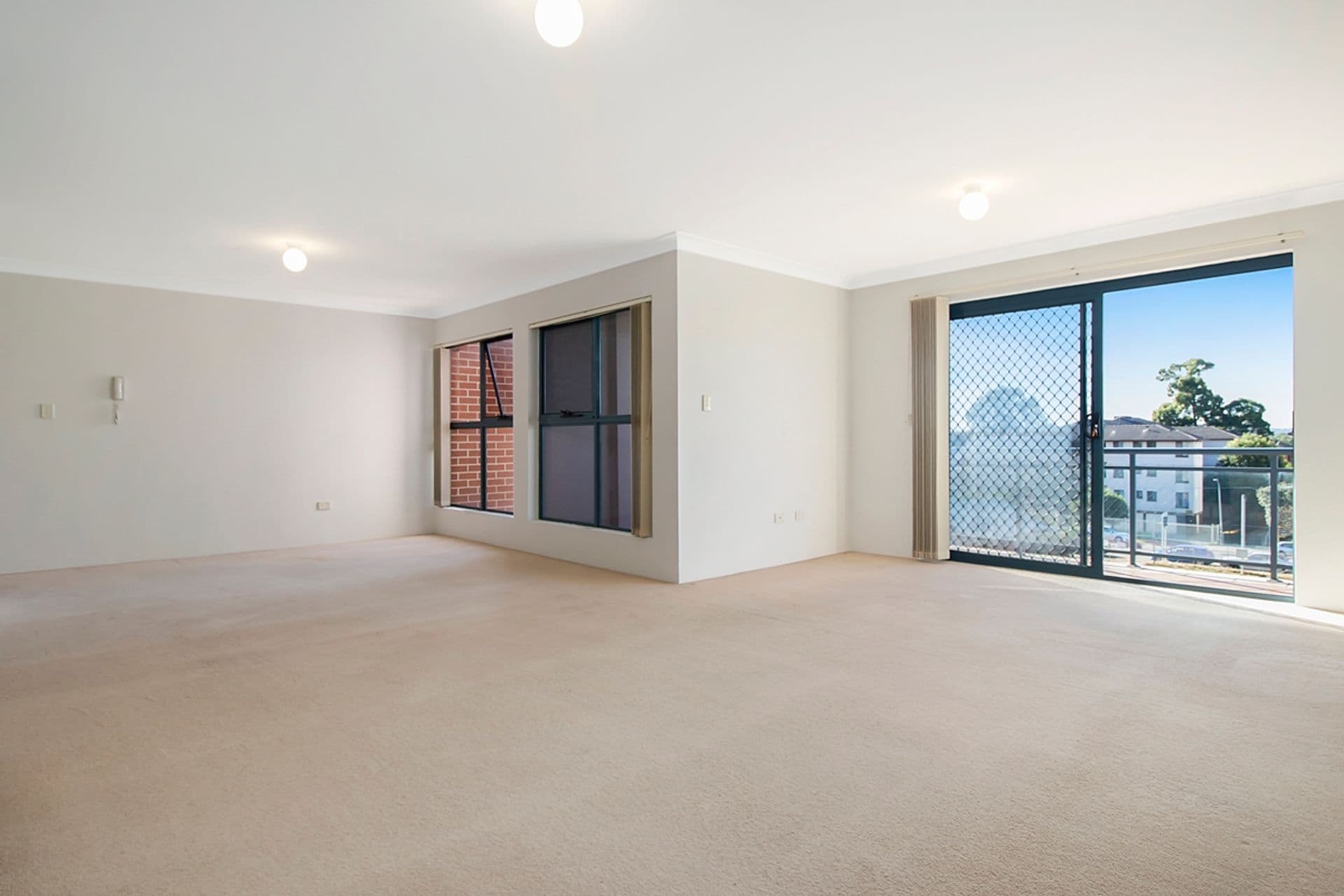 15/8-10 Bigge Street, Liverpool, NSW, 2170, Liverpool - Thumbnail 2