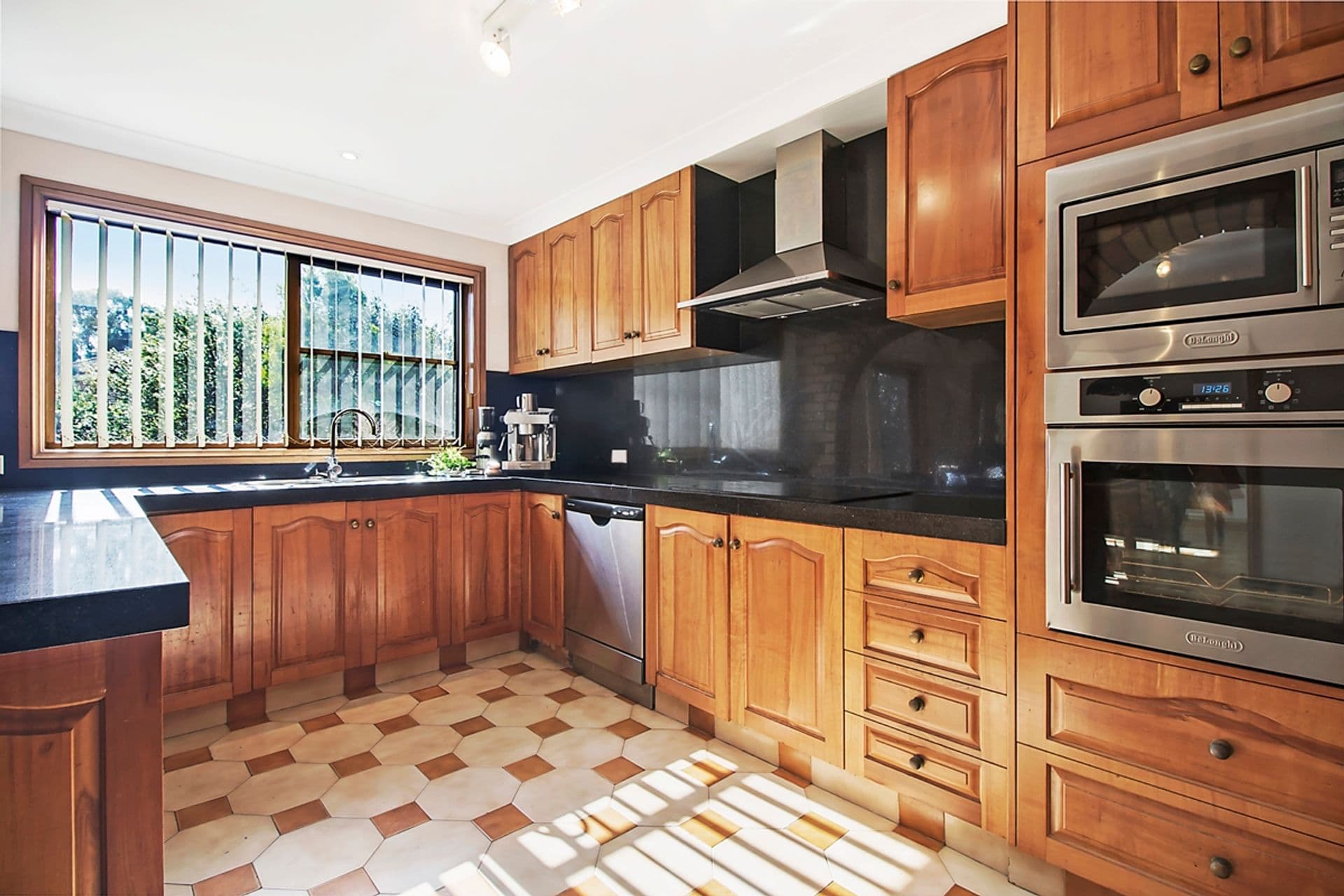 28 Nottingham Crescent, Chipping Norton, NSW, 2170, Chipping Norton - Thumbnail 3