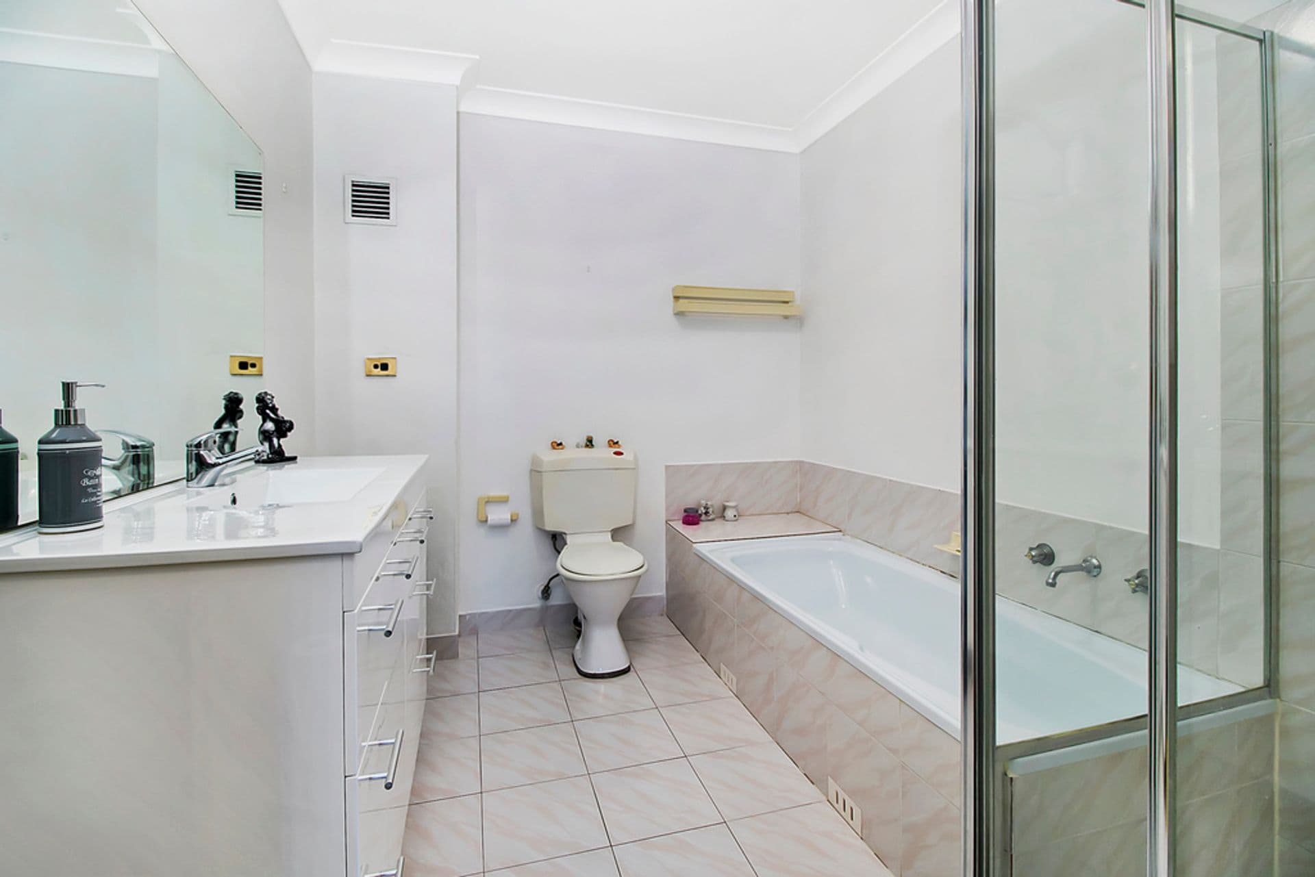 16/2  Riverpark Drive, Liverpool, NSW, 2170, Liverpool - Thumbnail 5