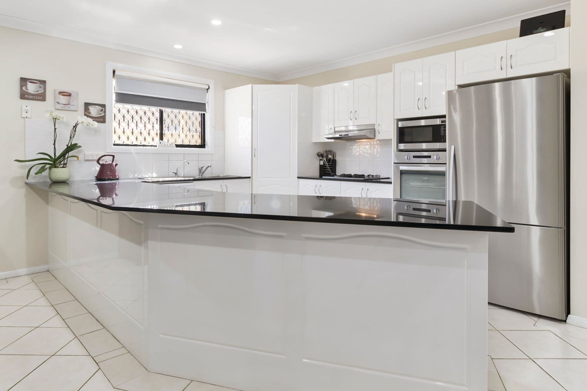 32  Bottlebrush Ave, Casula, NSW, 2170, Casula - Thumbnail 4