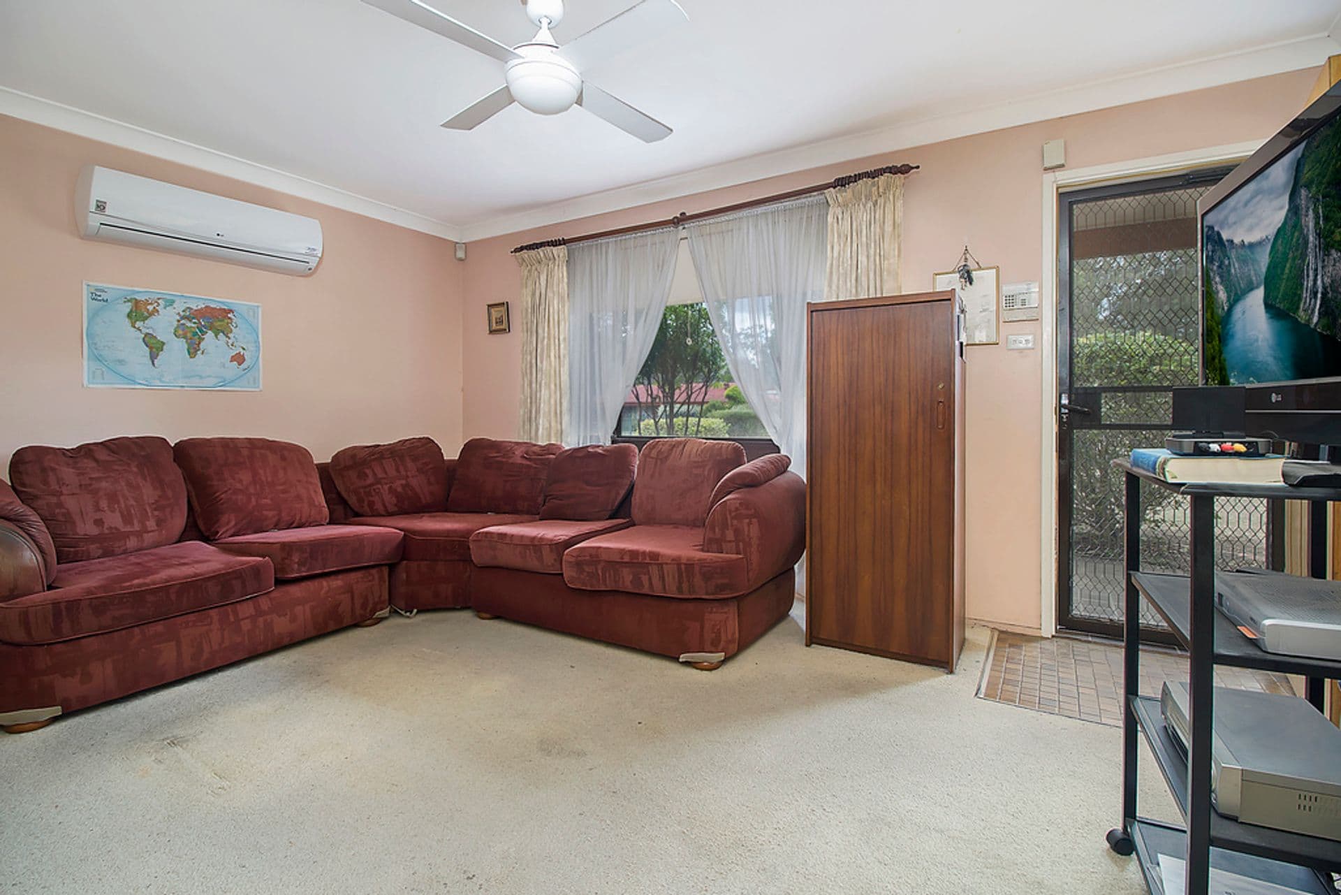 85 Helicia Road, Macquarie Fields, NSW, 2564, Macquarie Fields - Thumbnail 3