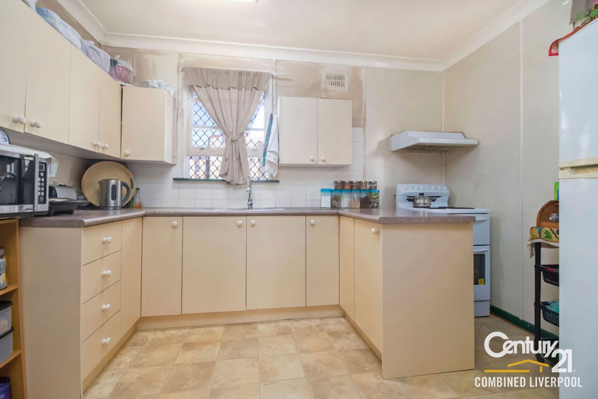 4 Karoola Street, Busby, NSW, 2168, Busby - Thumbnail 3