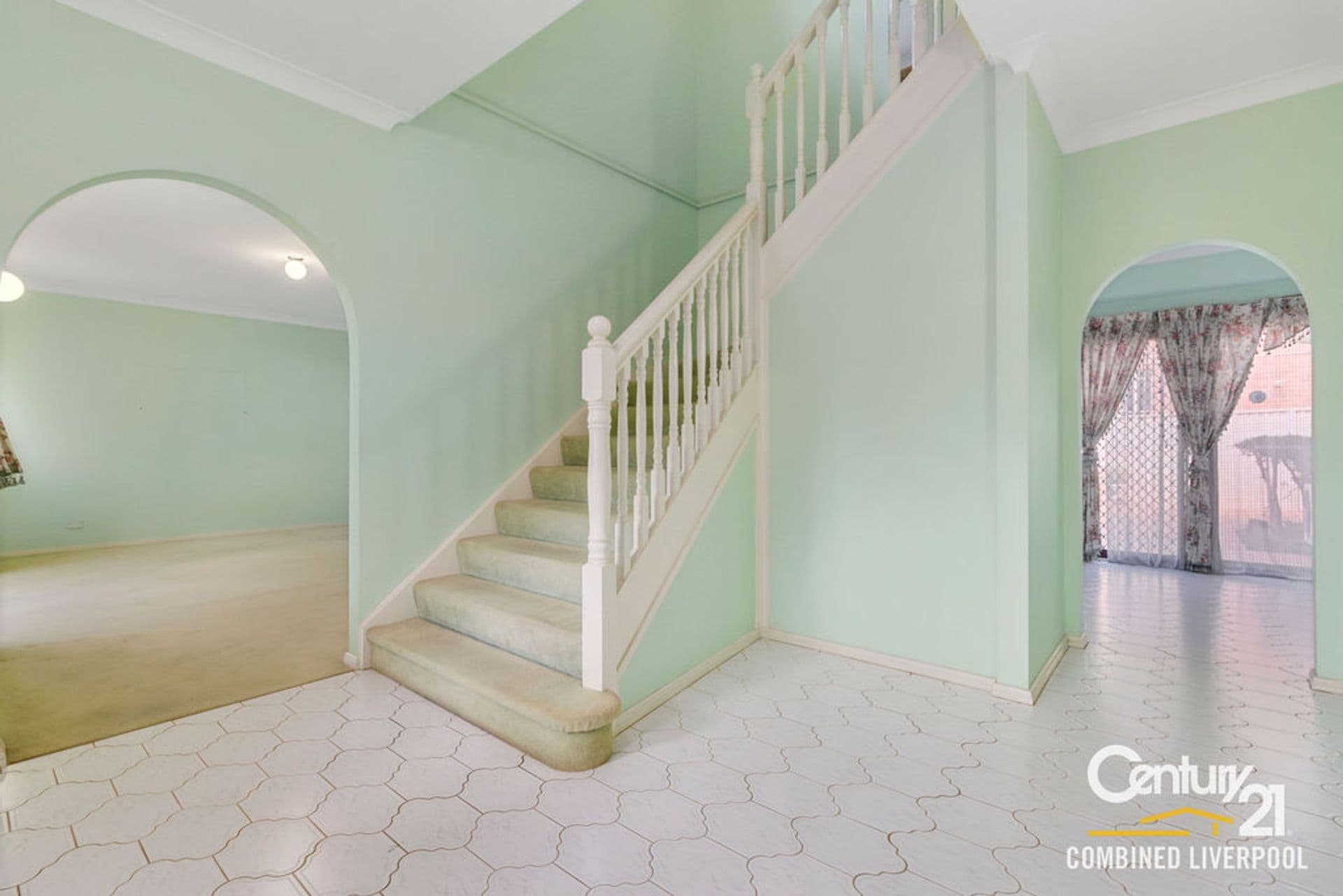 6 Sanctuary Place, Chipping Norton, NSW, 2170, Chipping Norton - Thumbnail 2