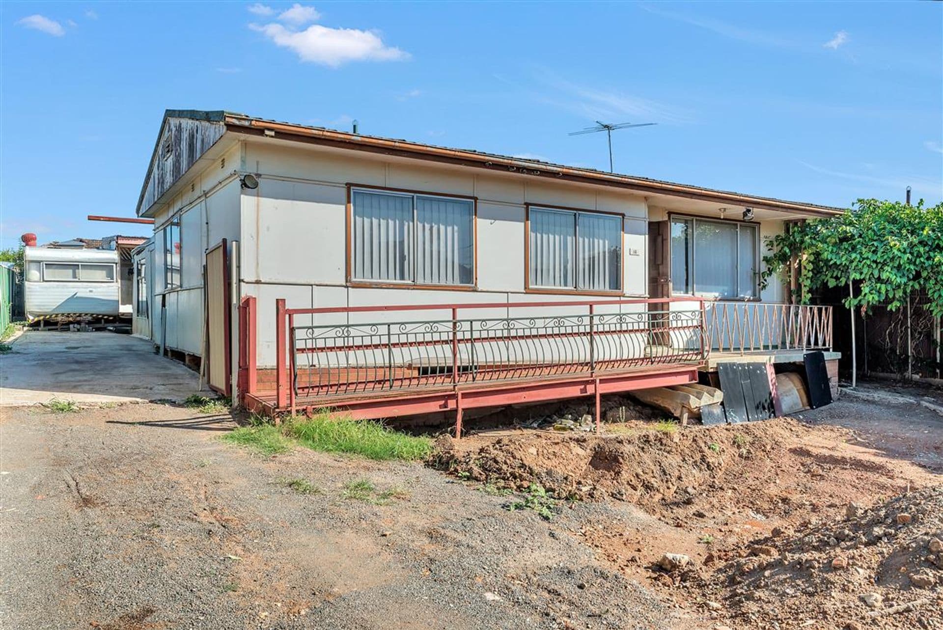 14 Bare Ave, Lurnea, NSW, 2170, Lurnea - Thumbnail 2