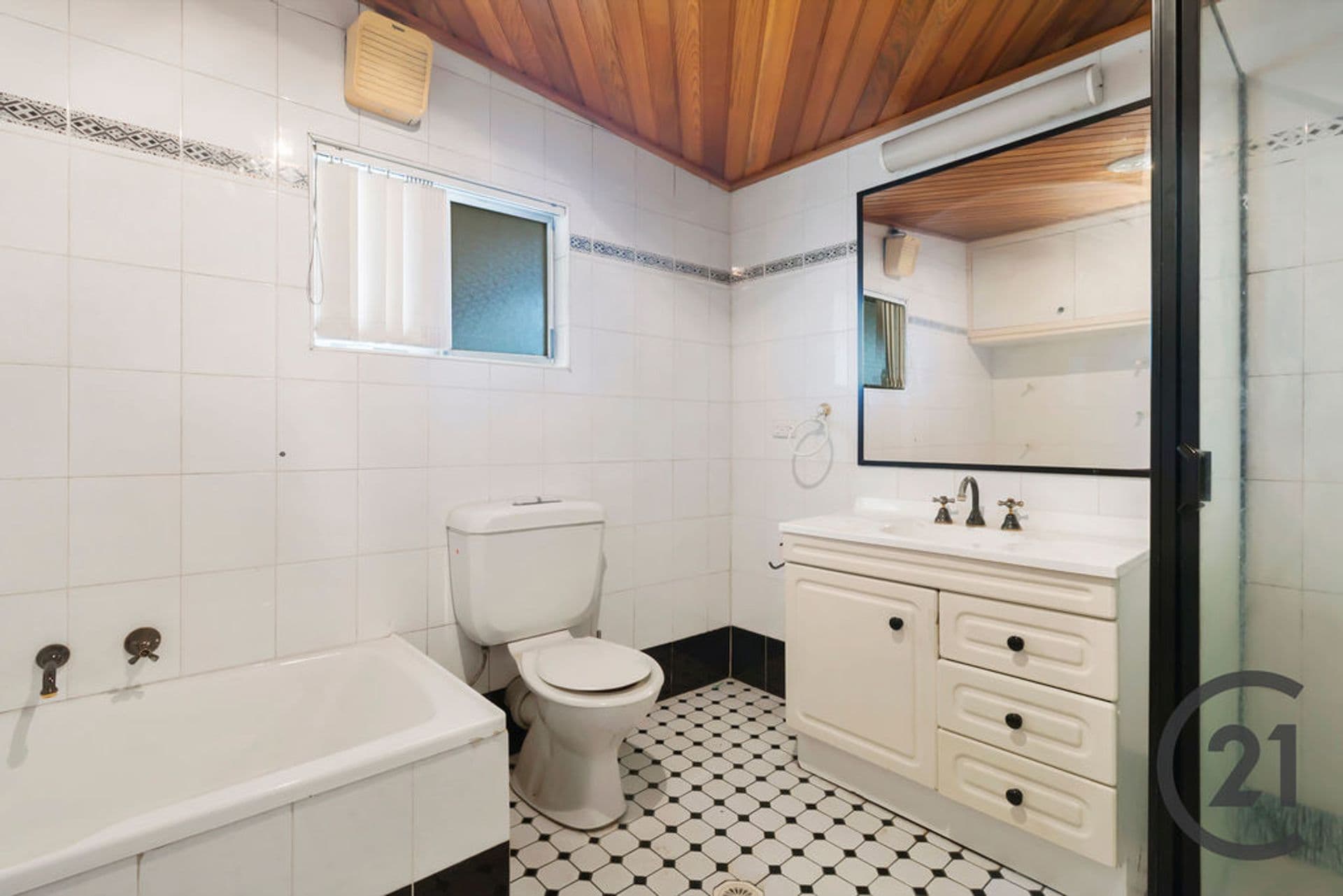 66 Longstaff Avenue, Chipping Norton, NSW, 2170, Chipping Norton - Thumbnail 4