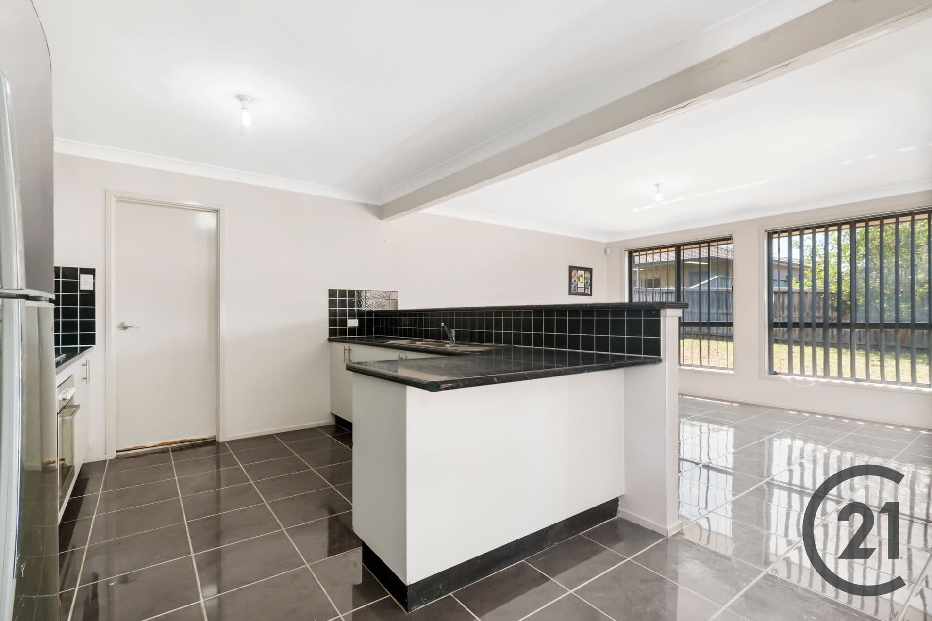 200 Carmichael Drive, West Hoxton, NSW, 2171, West Hoxton - Thumbnail 2