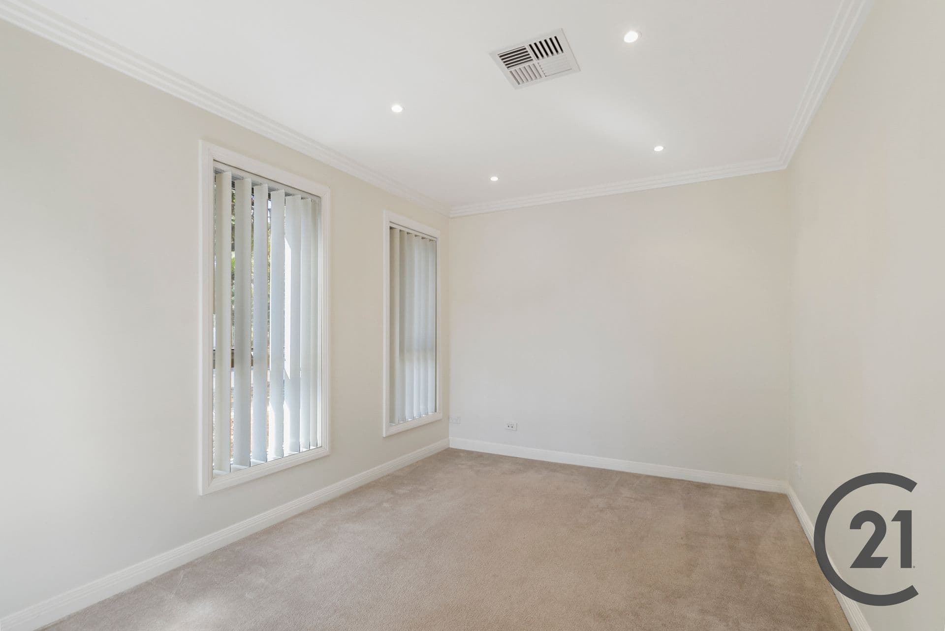 2 Sanananda Road, Holsworthy, NSW, 2173, Holsworthy - Thumbnail 7