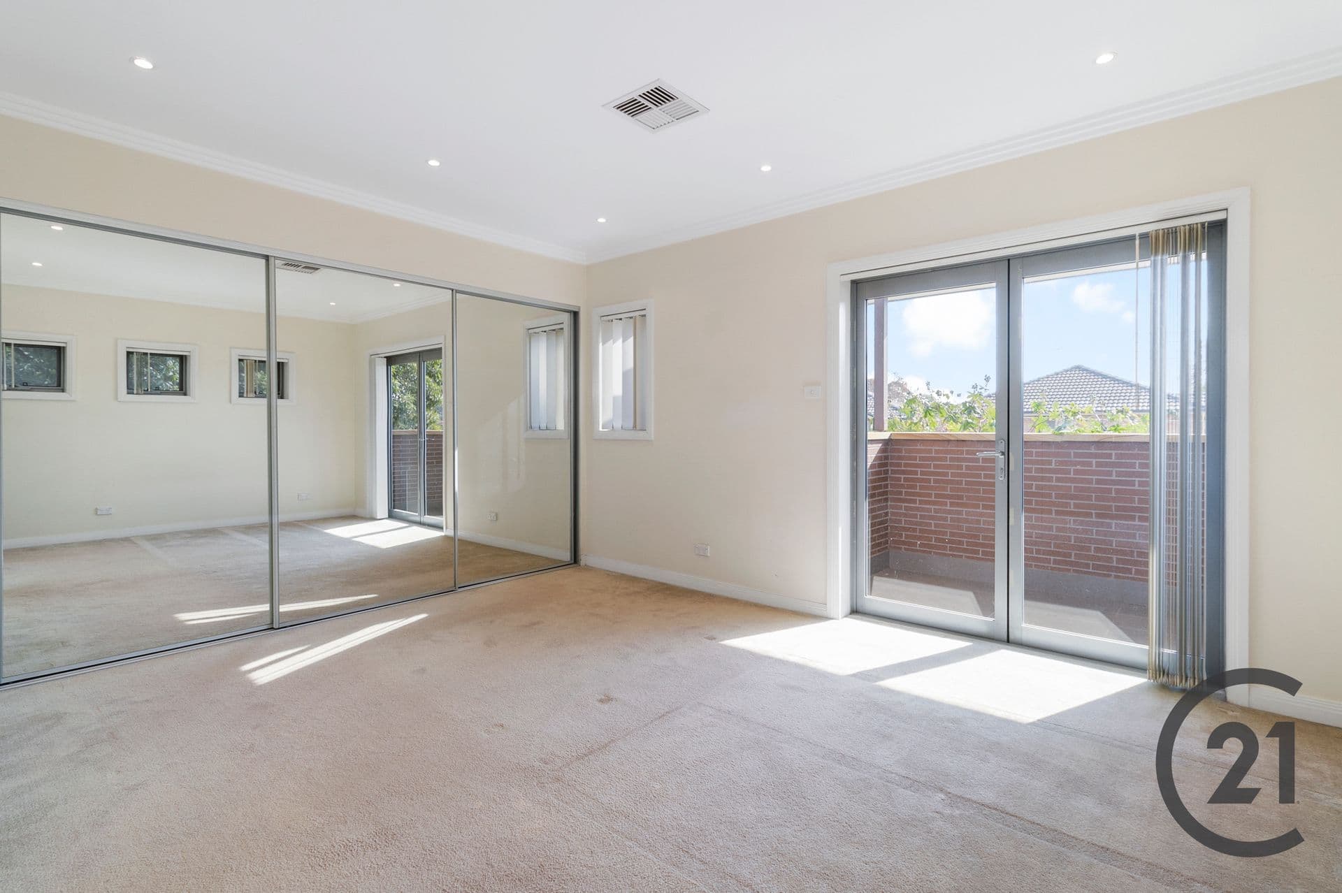 2 Sanananda Road, Holsworthy, NSW, 2173, Holsworthy - Thumbnail 8
