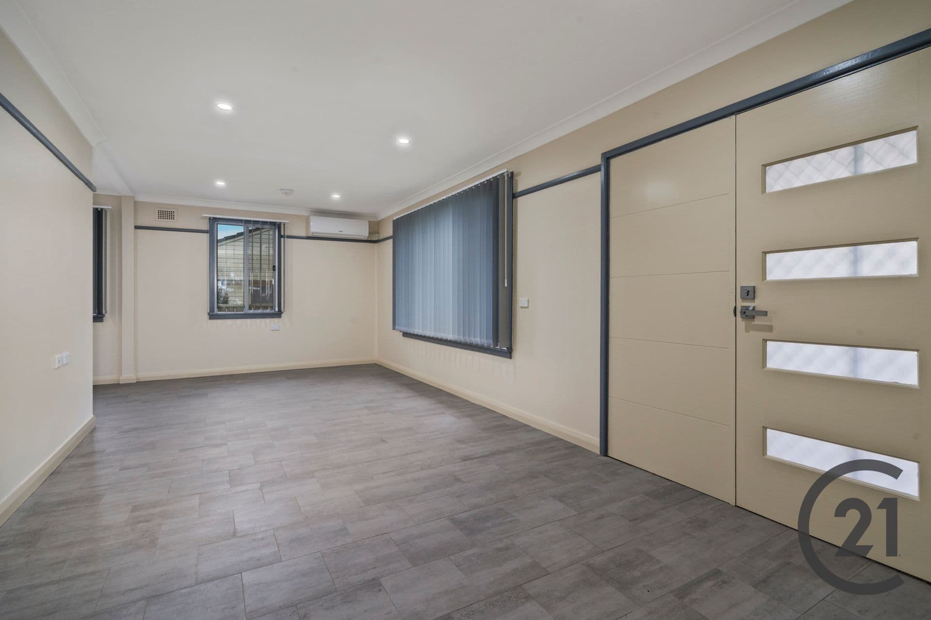35 Strickland  Crescent, Ashcroft, NSW, 2168, Ashcroft - Thumbnail 2