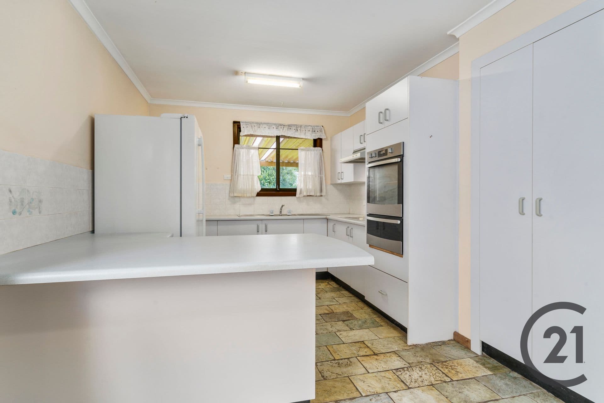 18 Hull Avenue, Lurnea, NSW, 2170, Lurnea - Thumbnail 3