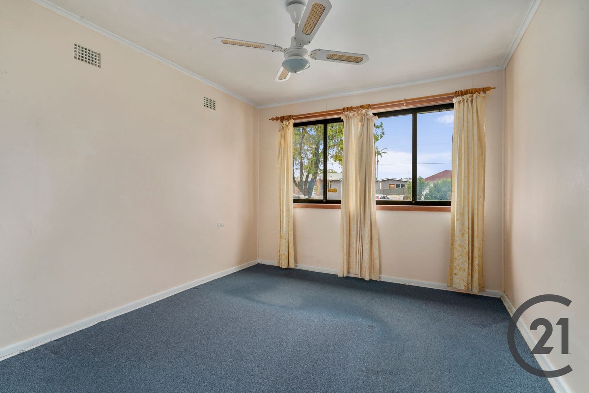 18 Hull Avenue, Lurnea, NSW, 2170, Lurnea - Thumbnail 6
