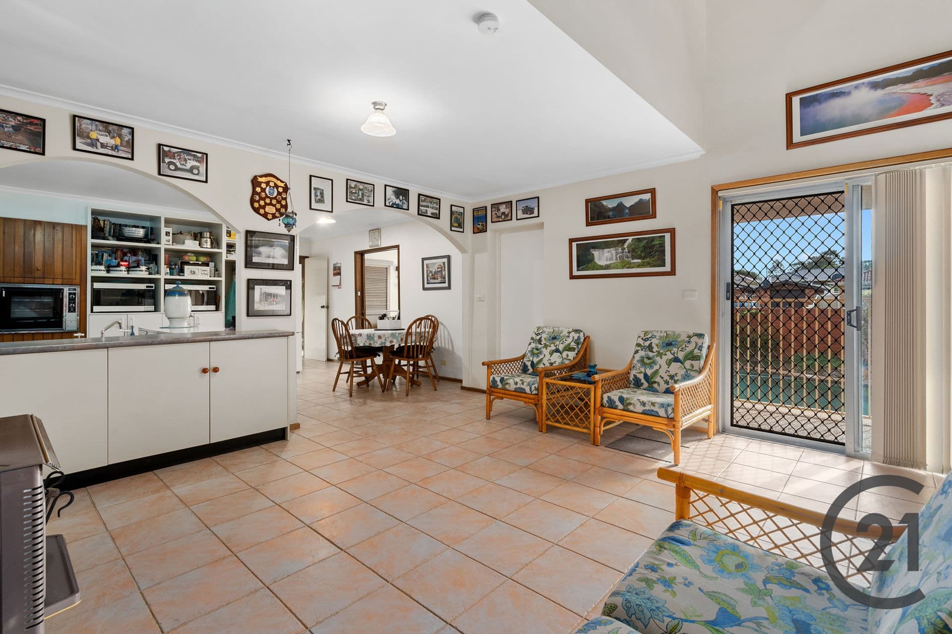 8 Charlotte Close, Lurnea, NSW, 2170, Lurnea - Thumbnail 2