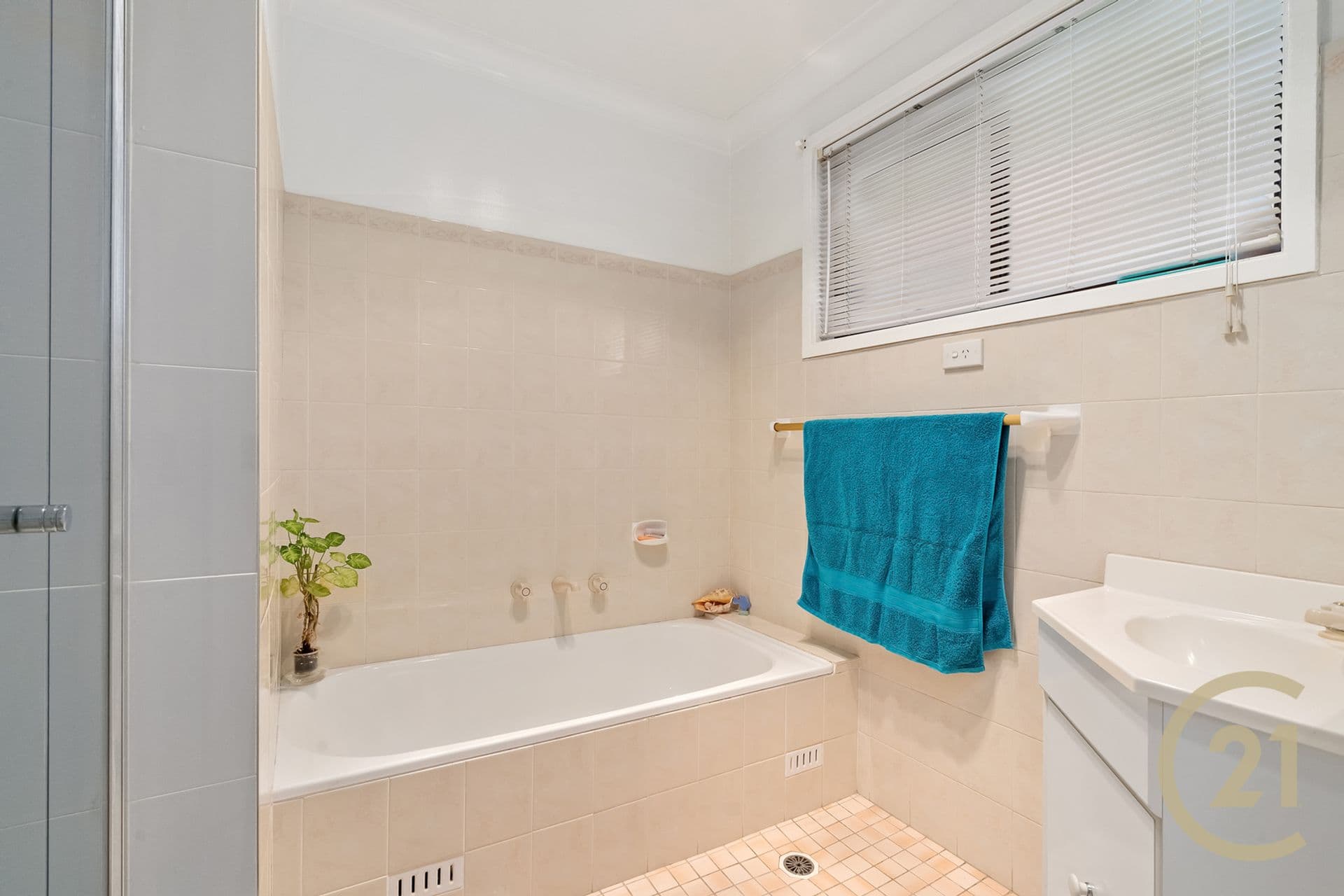 40 Araluen Avenue, Moorebank, NSW, 2170, Moorebank - Thumbnail 8