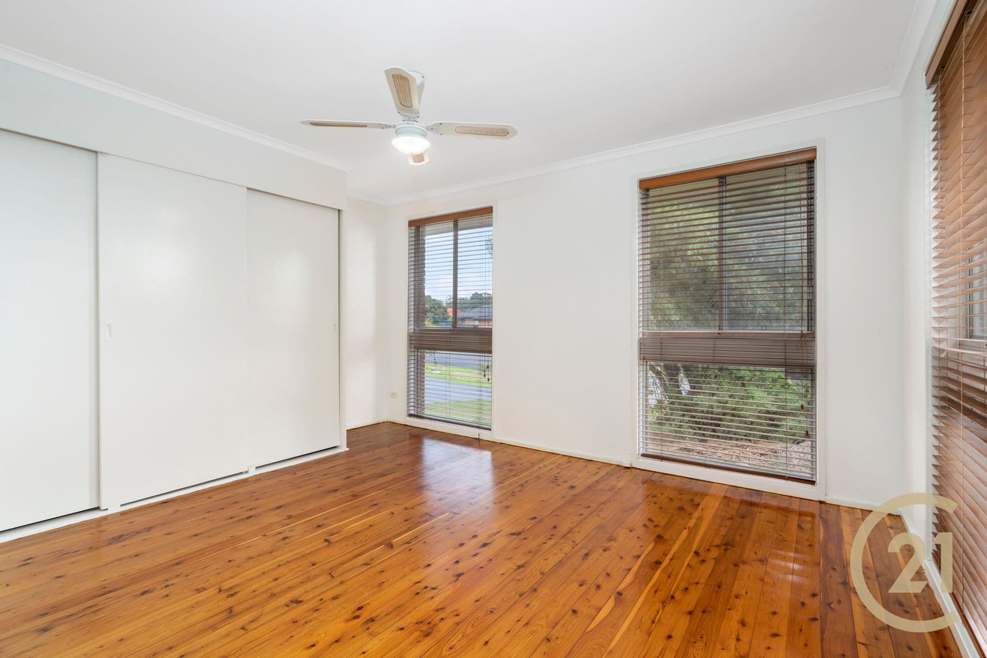 17 Pickett Avenue, Minto, NSW, 2566, Minto - Thumbnail 7