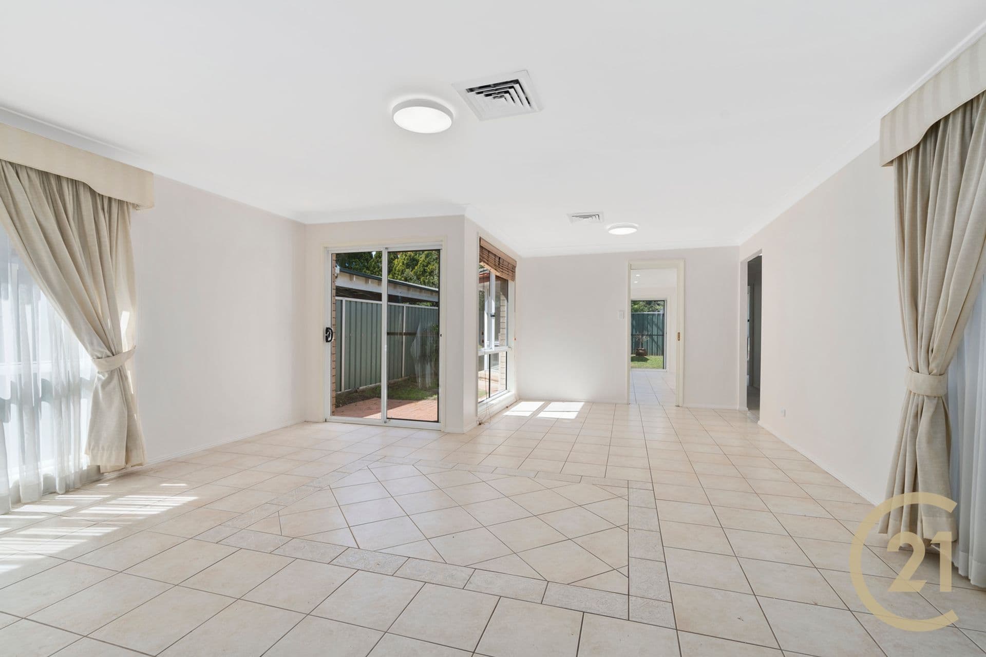 4 Lyndhurst Court, Wattle Grove, NSW, 2173, Wattle Grove - Thumbnail 2