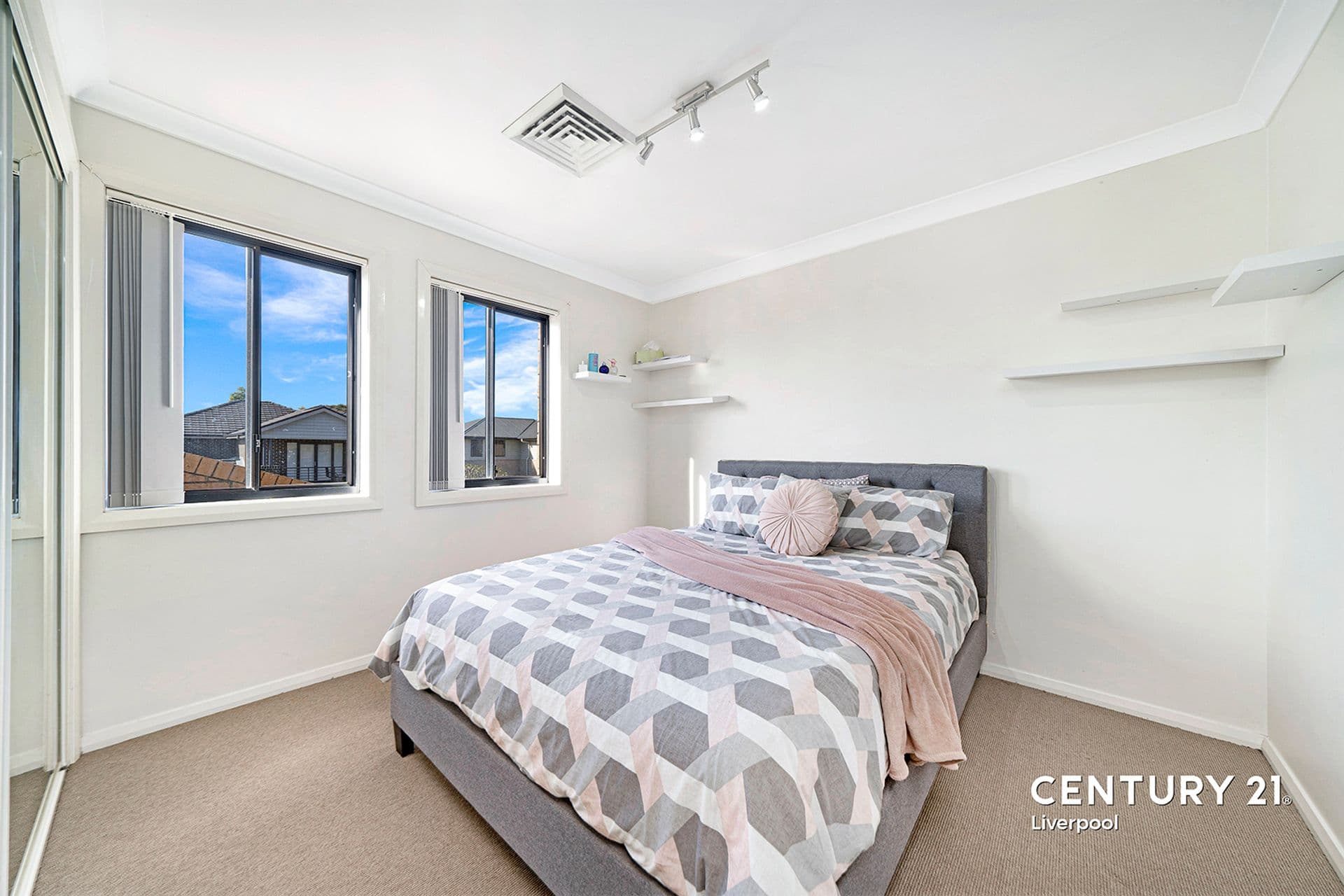 35 Flame Tree Street, Casula, NSW, 2170, Casula - Thumbnail 7