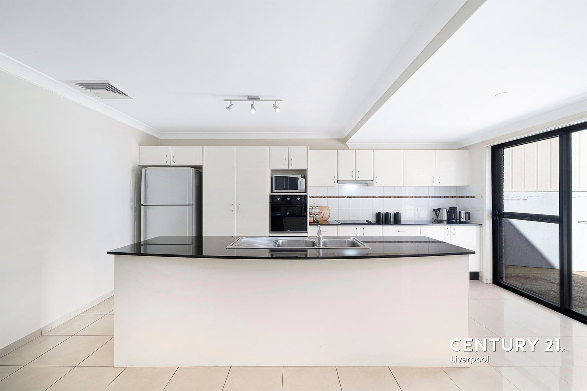 35 Flame Tree Street, Casula, NSW, 2170, Casula - Thumbnail 3