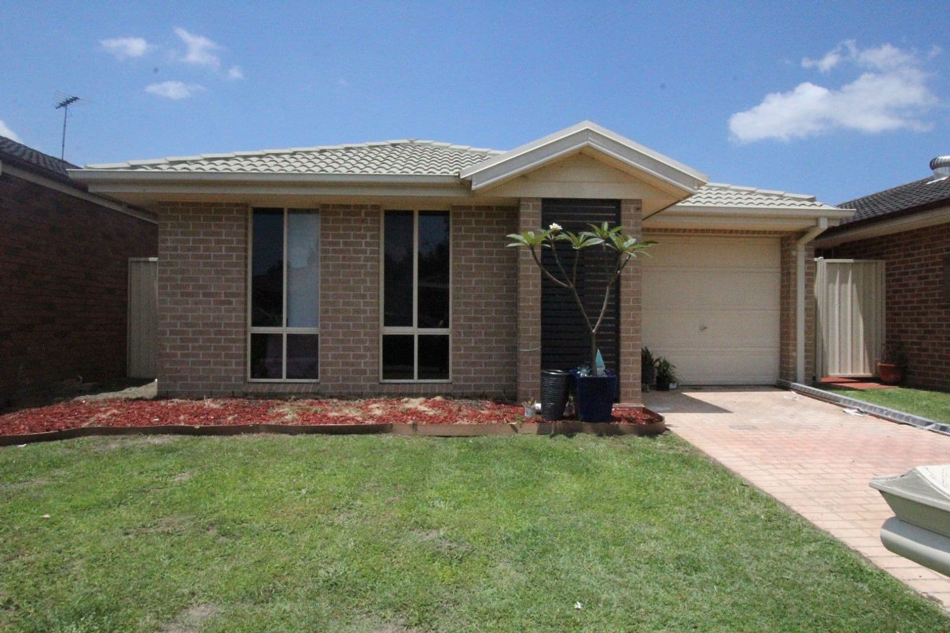 16 Glenelg Court, Wattle Grove, NSW, 2173, Wattle Grove - Image 1