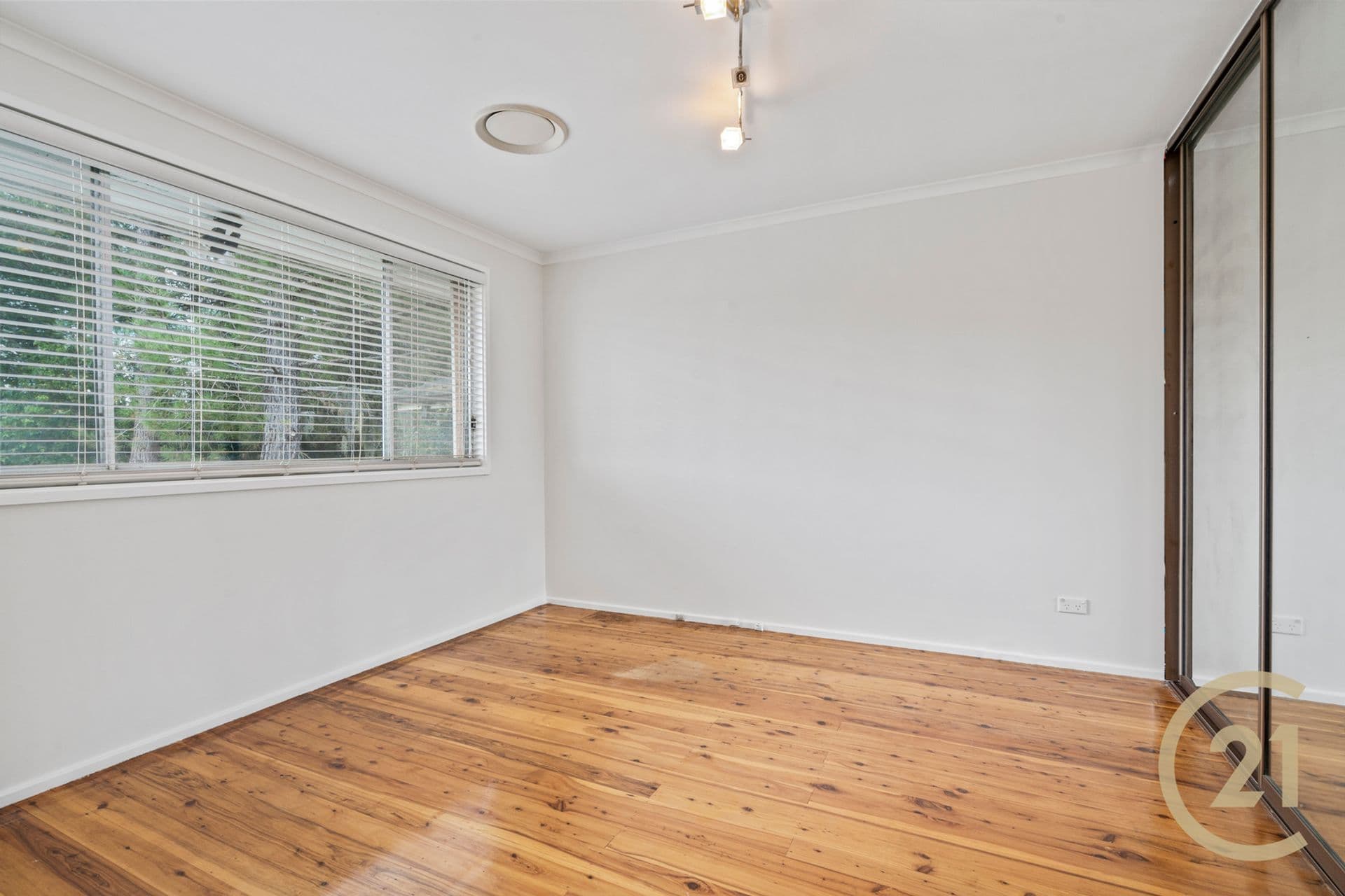10 Tantani Avenue, Green Valley, NSW, 2168, Green Valley - Thumbnail 7