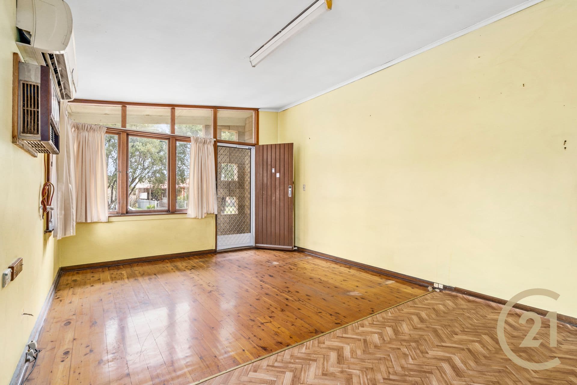 14 O'neile Crescent, Lurnea, NSW, 2170, Lurnea - Thumbnail 4