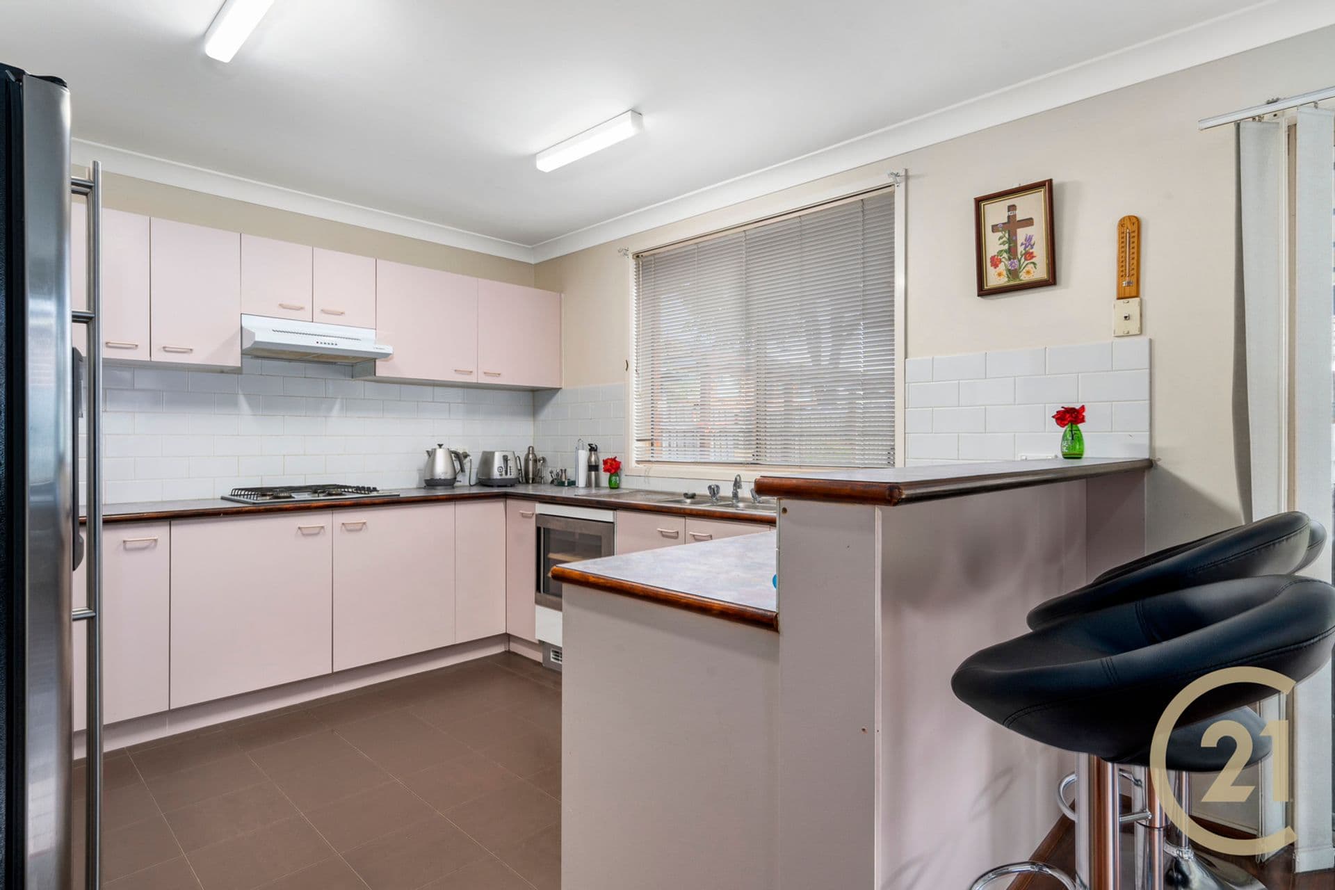 6 Colo Court, Wattle Grove, NSW, 2173, Wattle Grove - Thumbnail 2