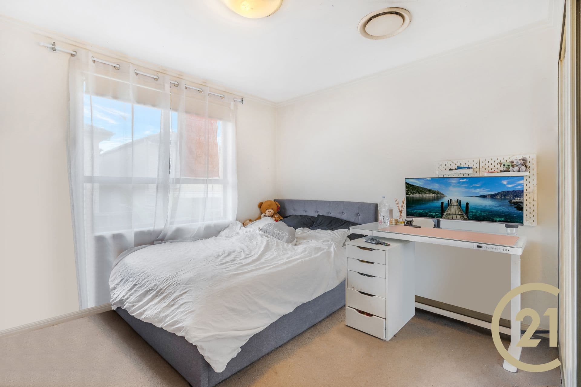 24 Hickory Road, Bonnyrigg, NSW, 2177, Bonnyrigg - Thumbnail 3