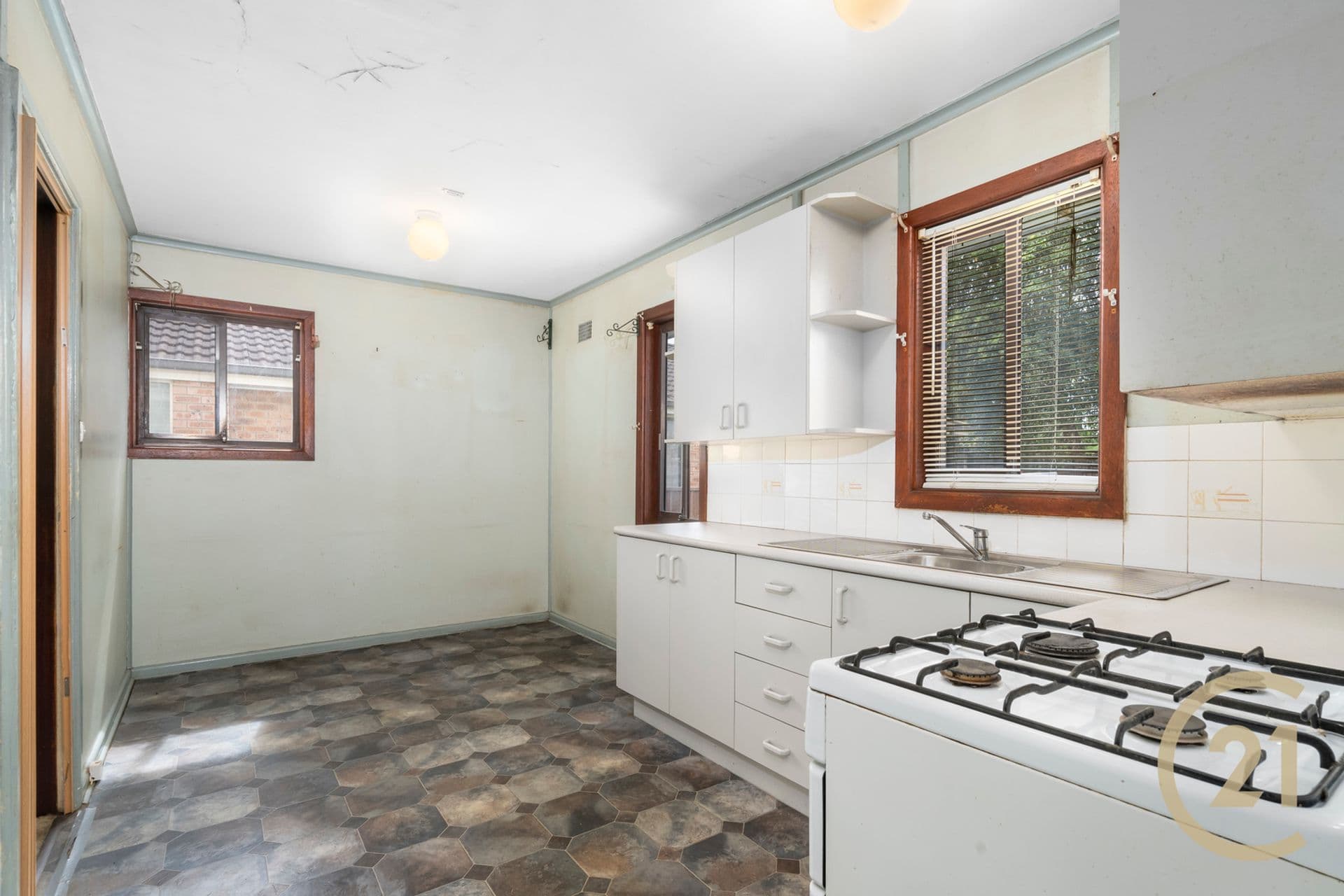15 Heckenberg Avenue, Sadleir, NSW, 2168, Sadleir - Thumbnail 5