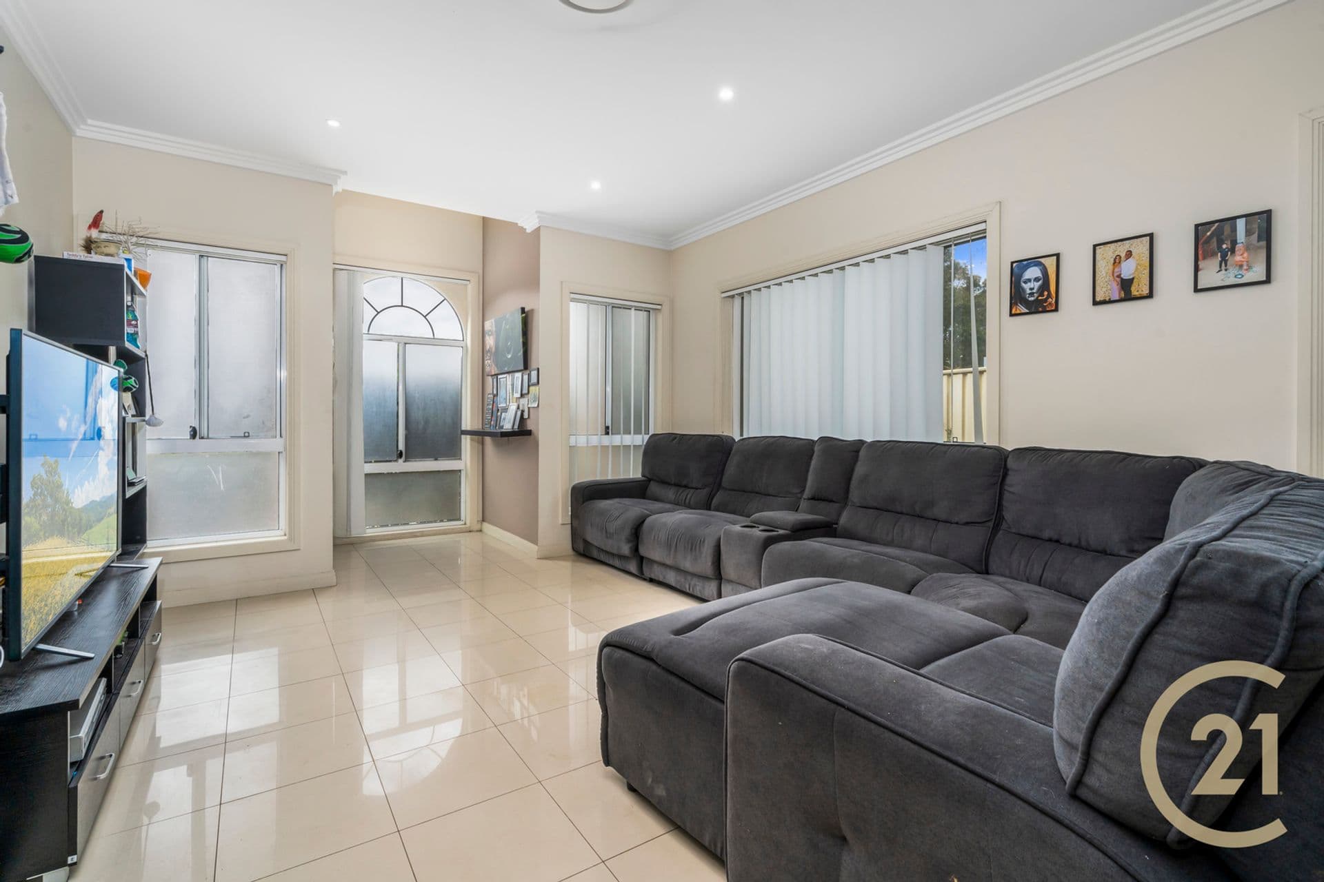2A Harraden Drive, West Hoxton, NSW, 2171, West Hoxton - Image 1