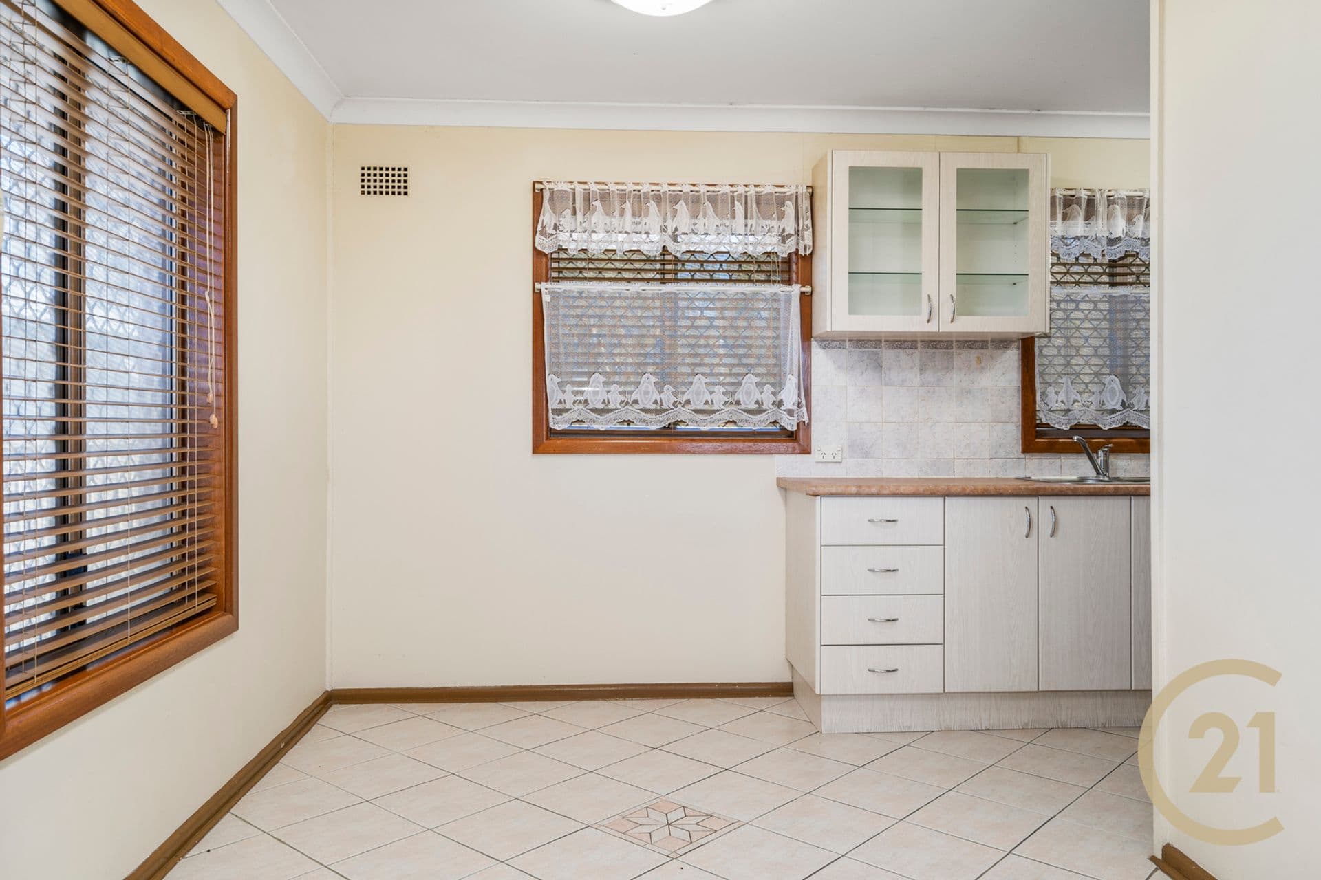 27 Mary Crescent, Liverpool, NSW, 2170, Liverpool - Thumbnail 2