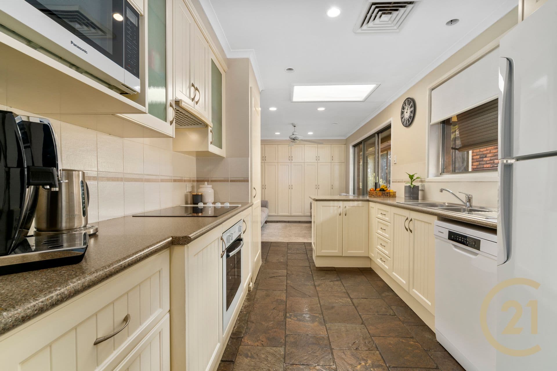 42 Shortland Avenue, Lurnea, NSW, 2170, Lurnea - Thumbnail 2